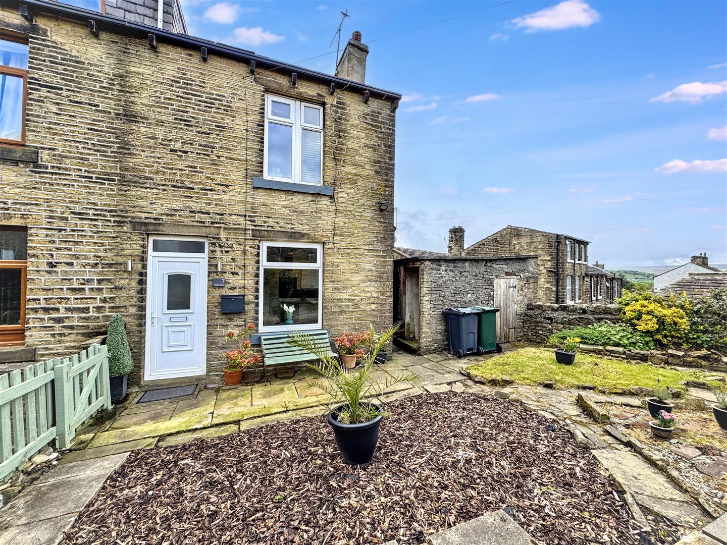 1 bed end of terrace house for sale in Apsley Terrace, Oakworth, BD22 7HF - Property Image 1