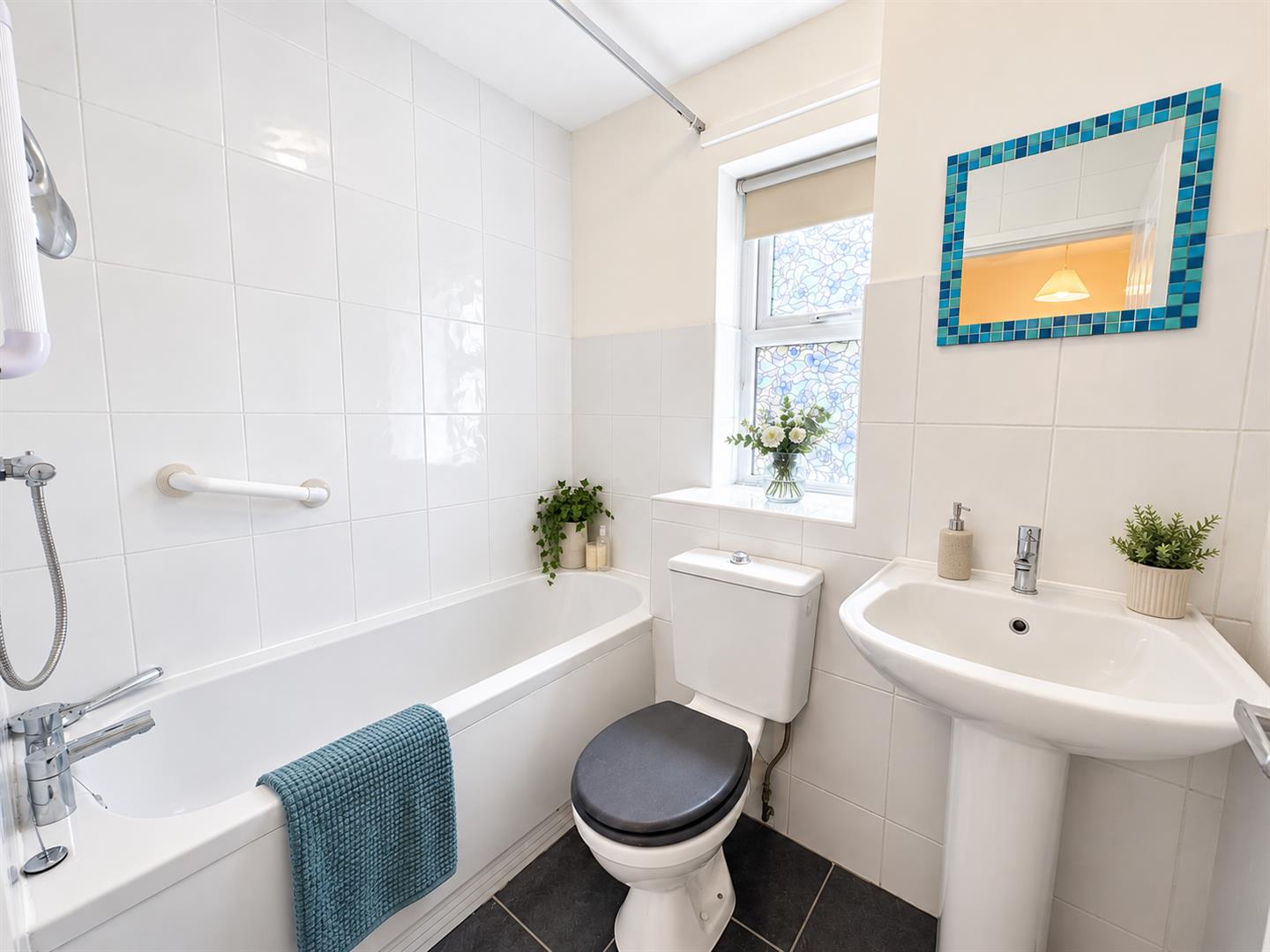 2 bed end of terrace house for sale in Long Lane, Harden, Bingley, BD16 1HP  - Property Image 10