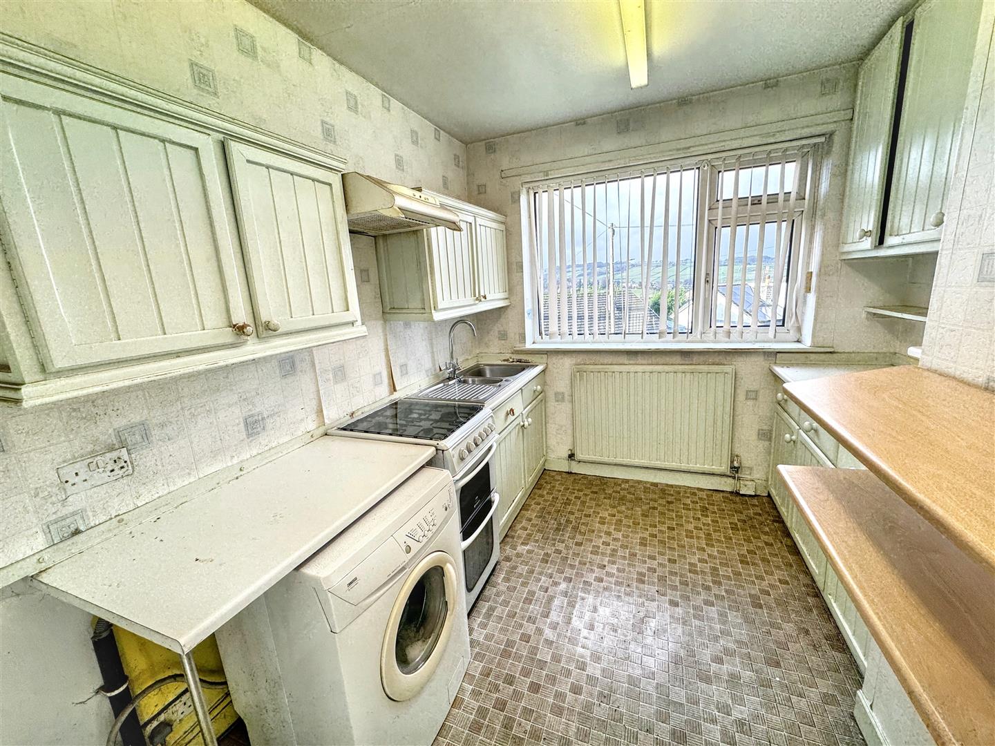 3 bed semi-detached bungalow for sale in Brow Top Road, Cross Roads, Keighley, BD22 9PH 3