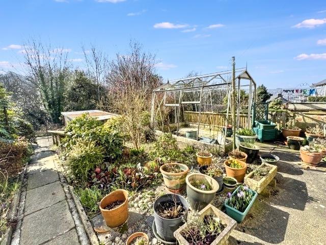 3 bed semi-detached house for sale in Park Lane, Keighley, BD21 4RL  - Property Image 16