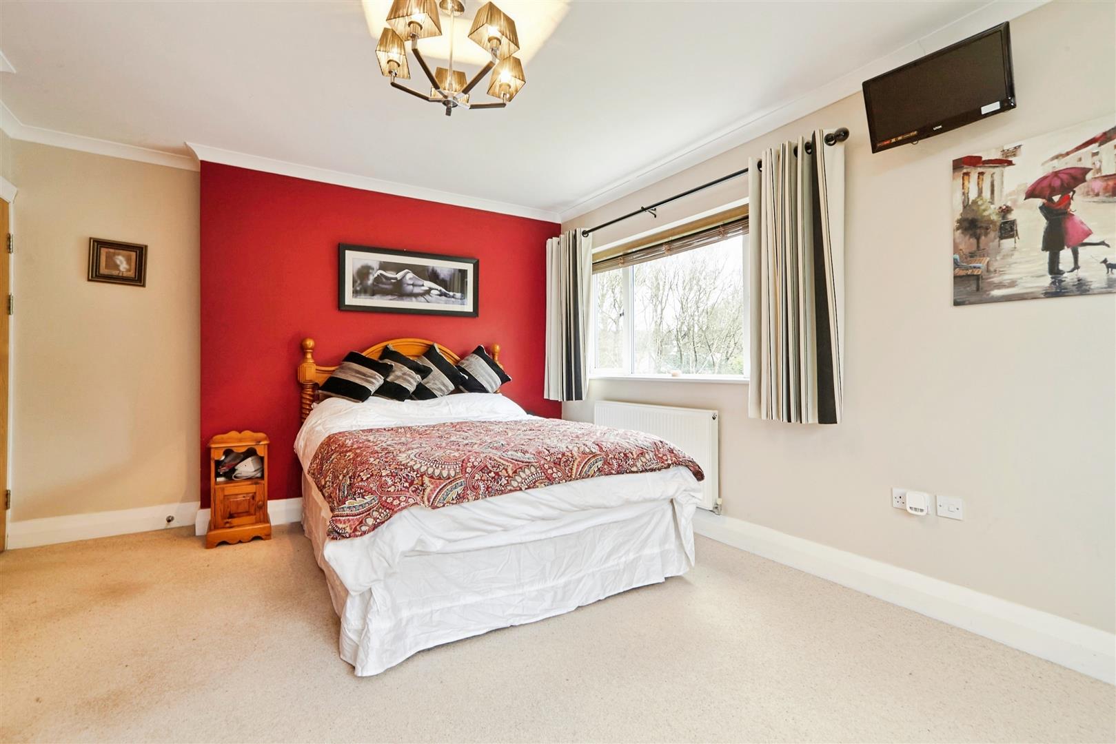 6 bed detached house for sale in Ghyll Wood Drive, Bingley, BD16 1NF  - Property Image 12