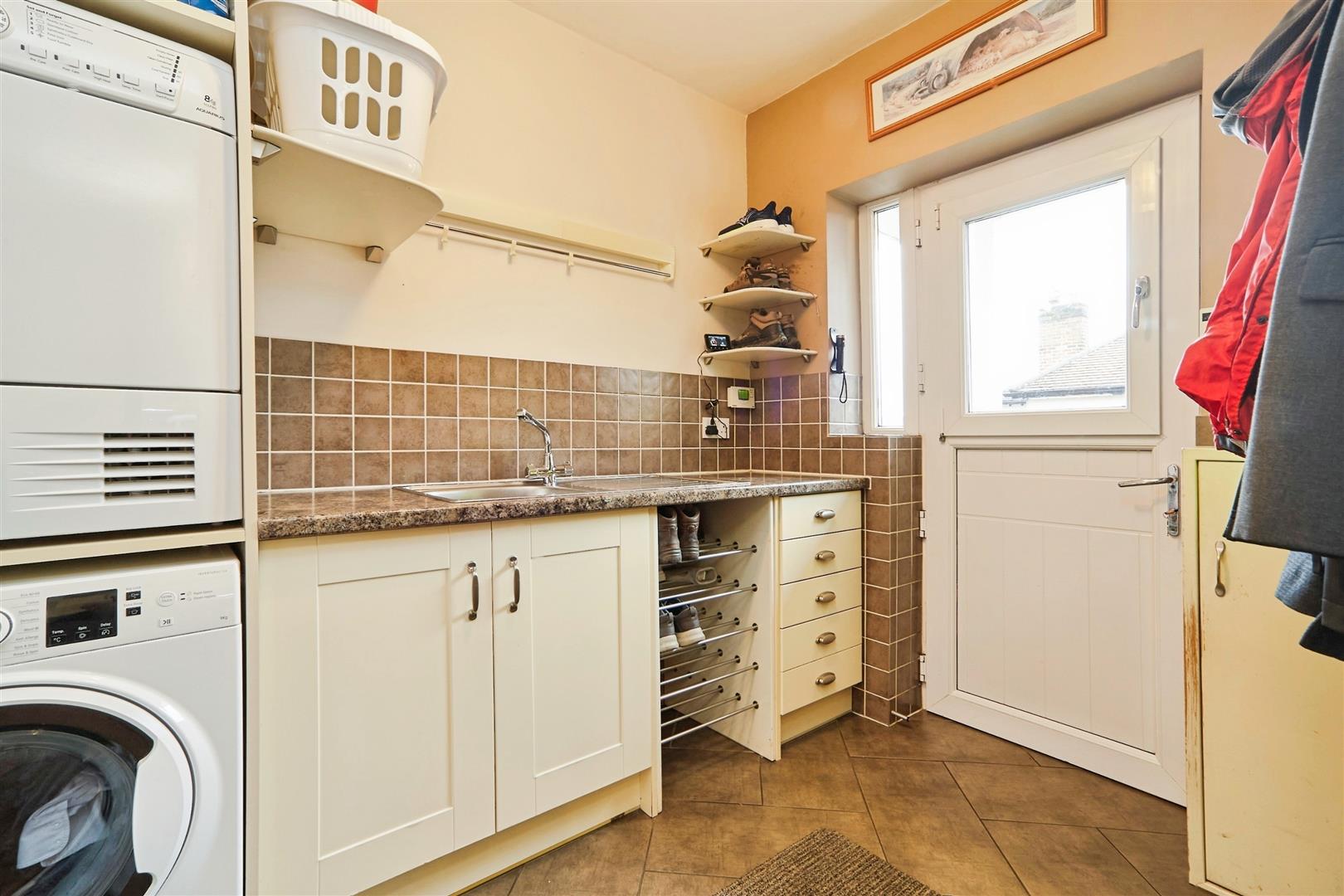 6 bed detached house for sale in Ghyll Wood Drive, Bingley, BD16 1NF 6