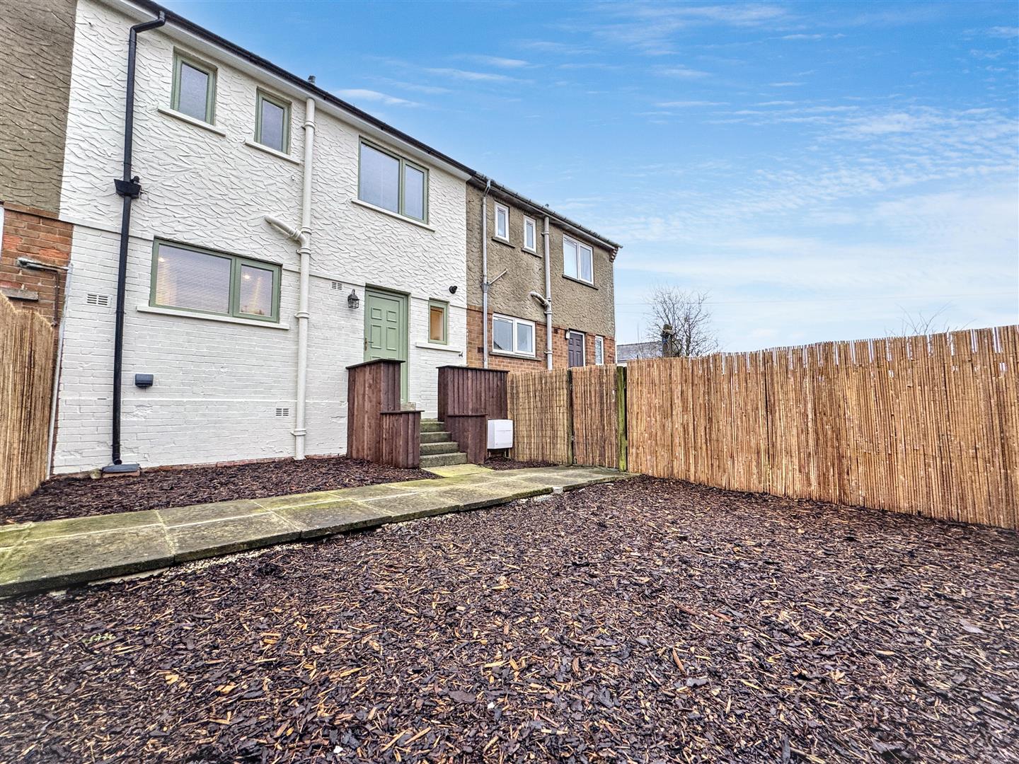 3 bed terraced house to rent in Windsor Crescent, Oakworth, Keighley, BD22 7PQ 8