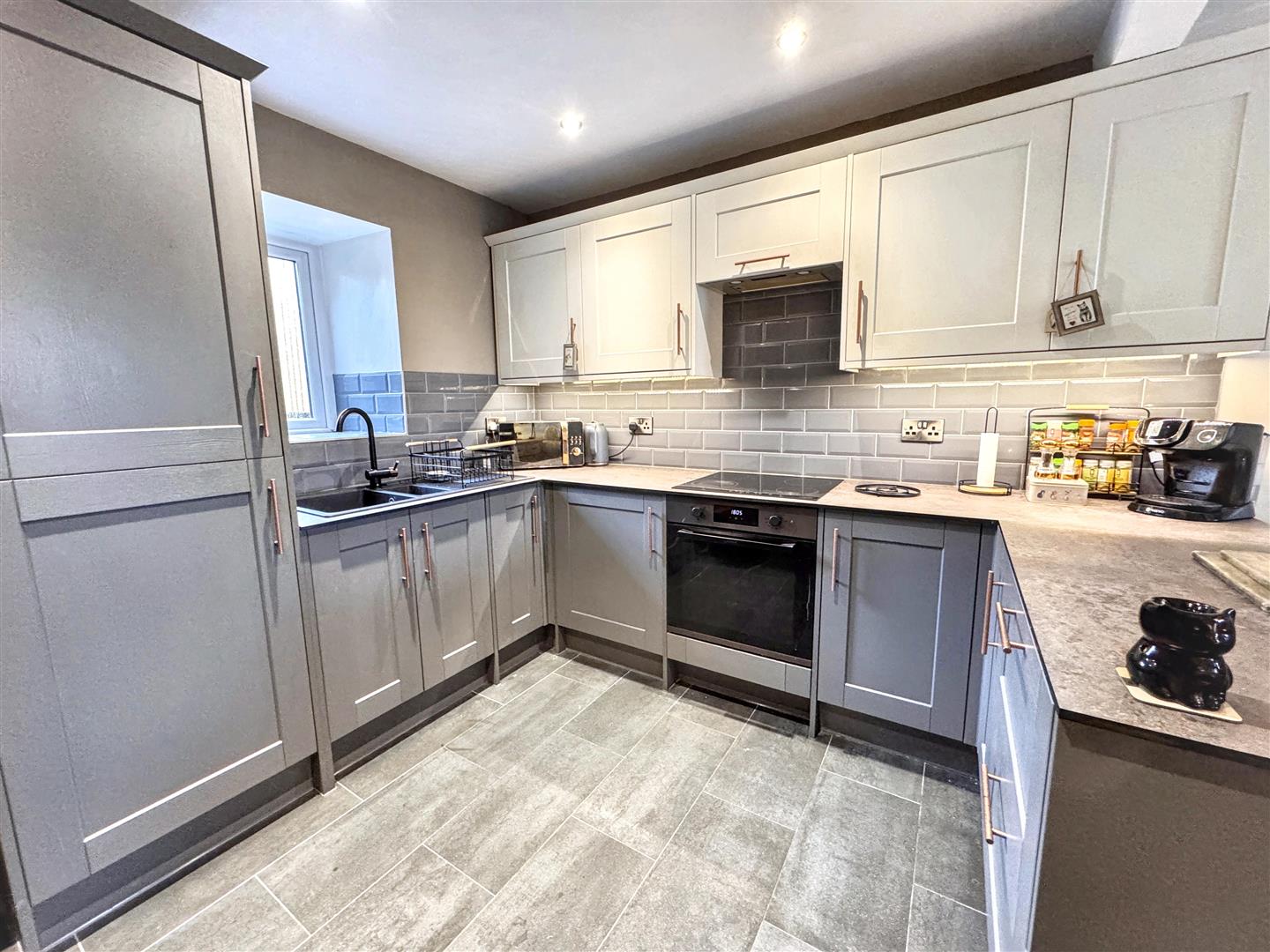 2 bed cottage for sale in Church Street, Oakworth, Keighley, BD22 7PP  - Property Image 3