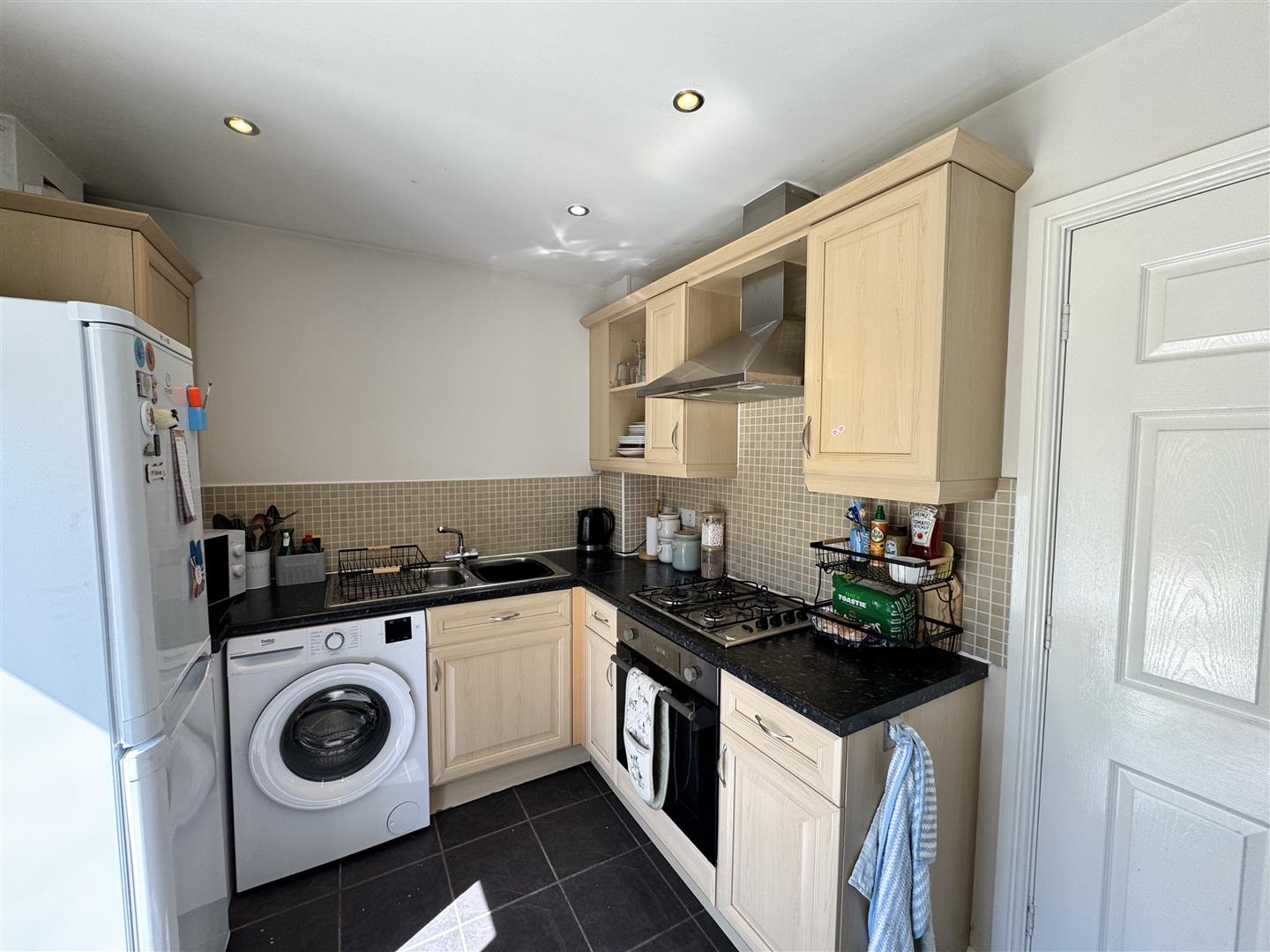 2 bed town house for sale in Reevy Road, Bradford, BD6 3PU 2