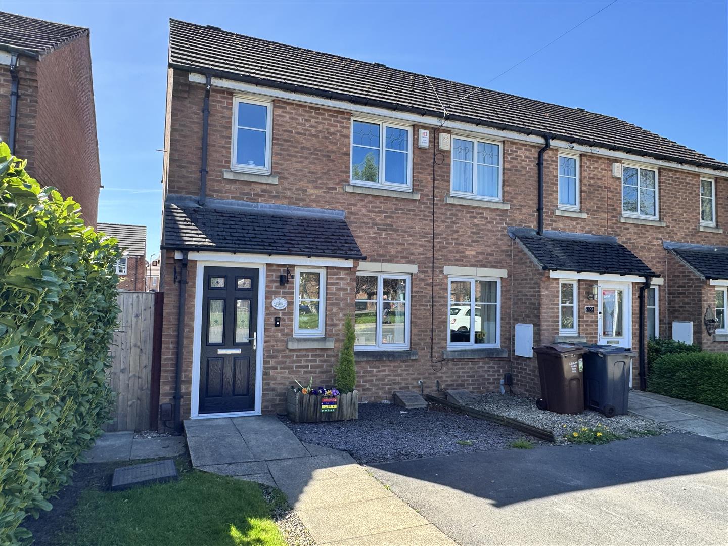 2 bed town house for sale in Reevy Road, Bradford, BD6 3PU - Property Image 1
