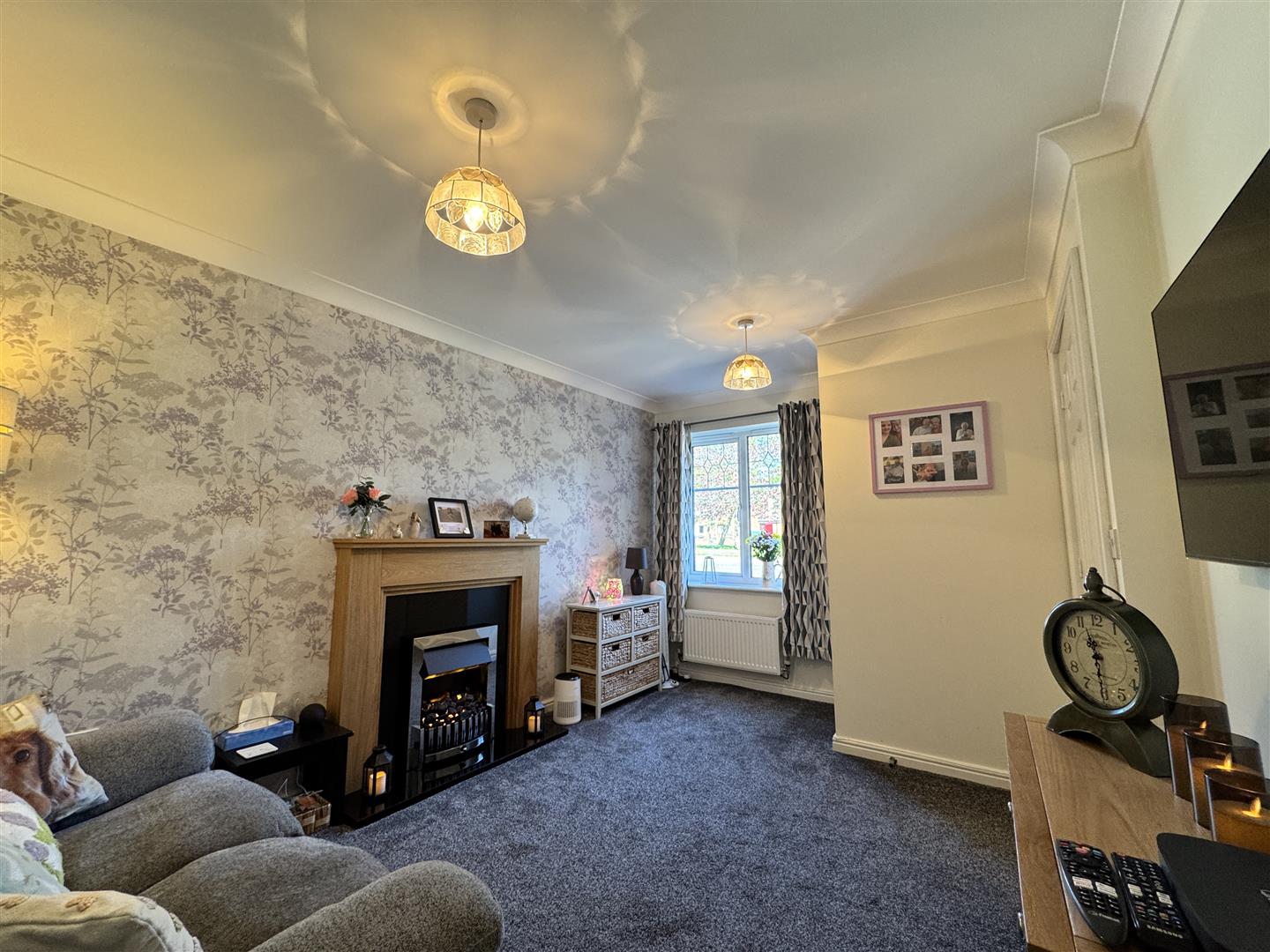 2 bed town house for sale in Reevy Road, Bradford, BD6 3PU  - Property Image 2