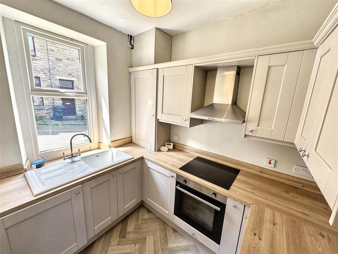 2 bed terraced house to rent in Elm Grove, Ingrow, Keighley, BD21 5EN  - Property Image 3