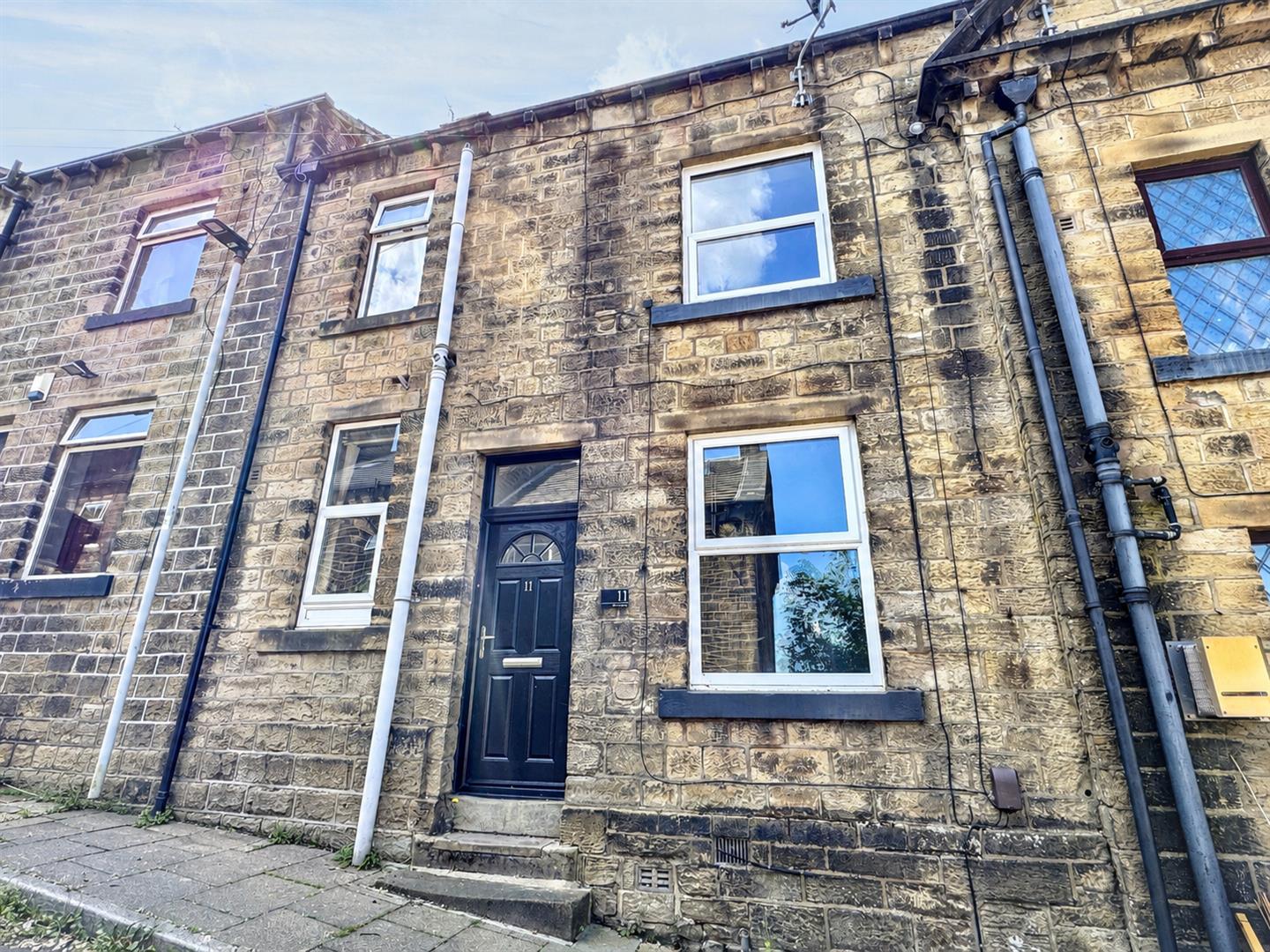 2 bed terraced house to rent in Elm Grove, Ingrow, Keighley, BD21 5EN