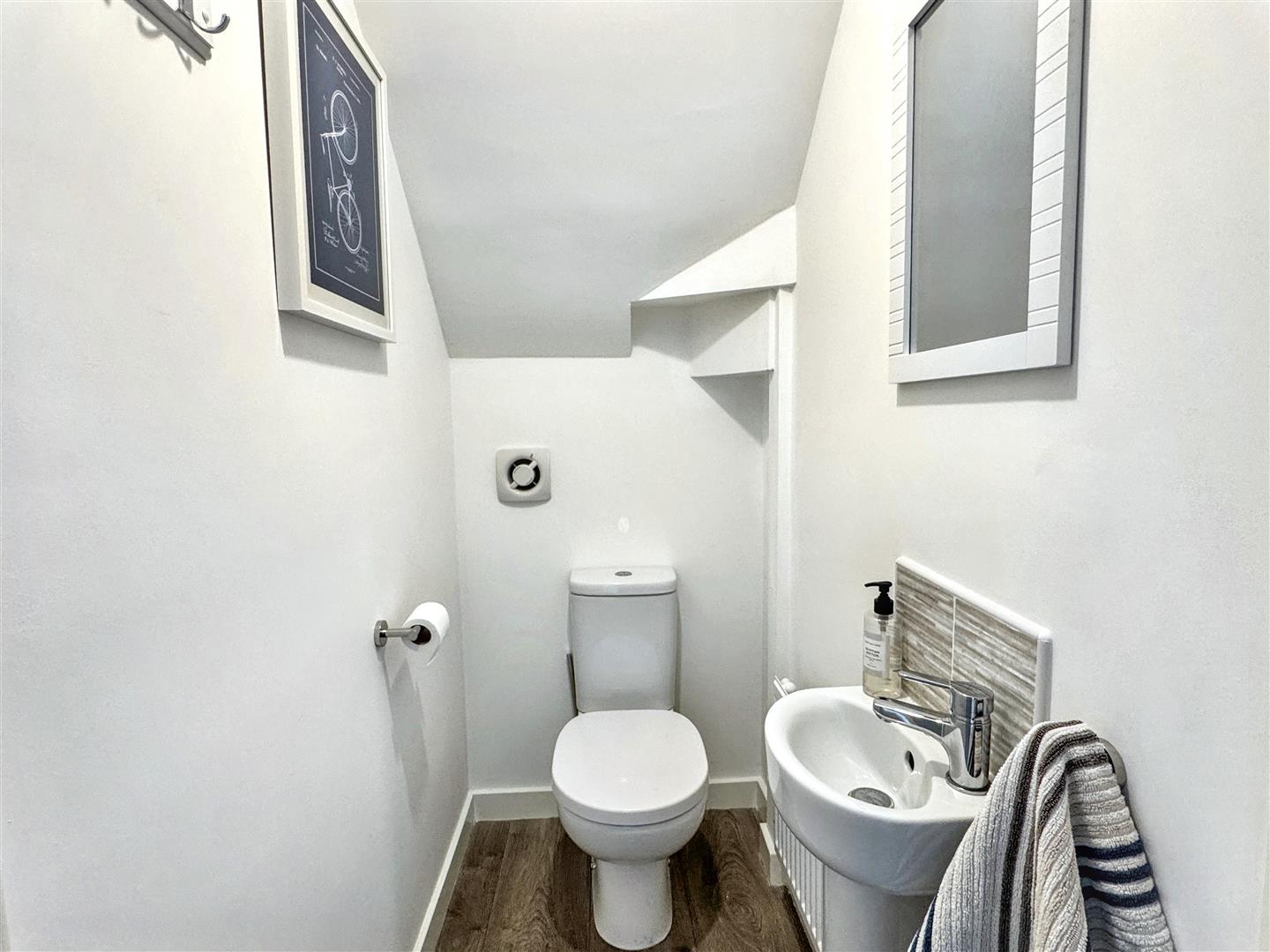 3 bed detached house for sale in Buckworth Road, Oakworth, Keighley, BD22 7FL  - Property Image 8