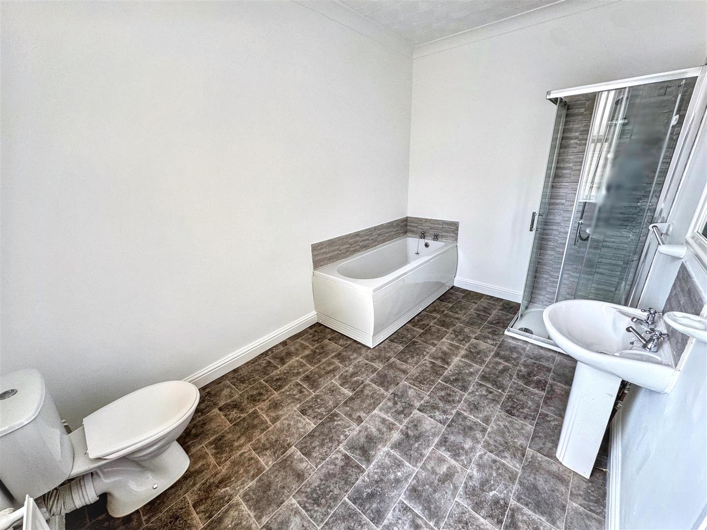 2 bed terraced house to rent in Edensor Road, Keighley, BD21 2LS  - Property Image 6