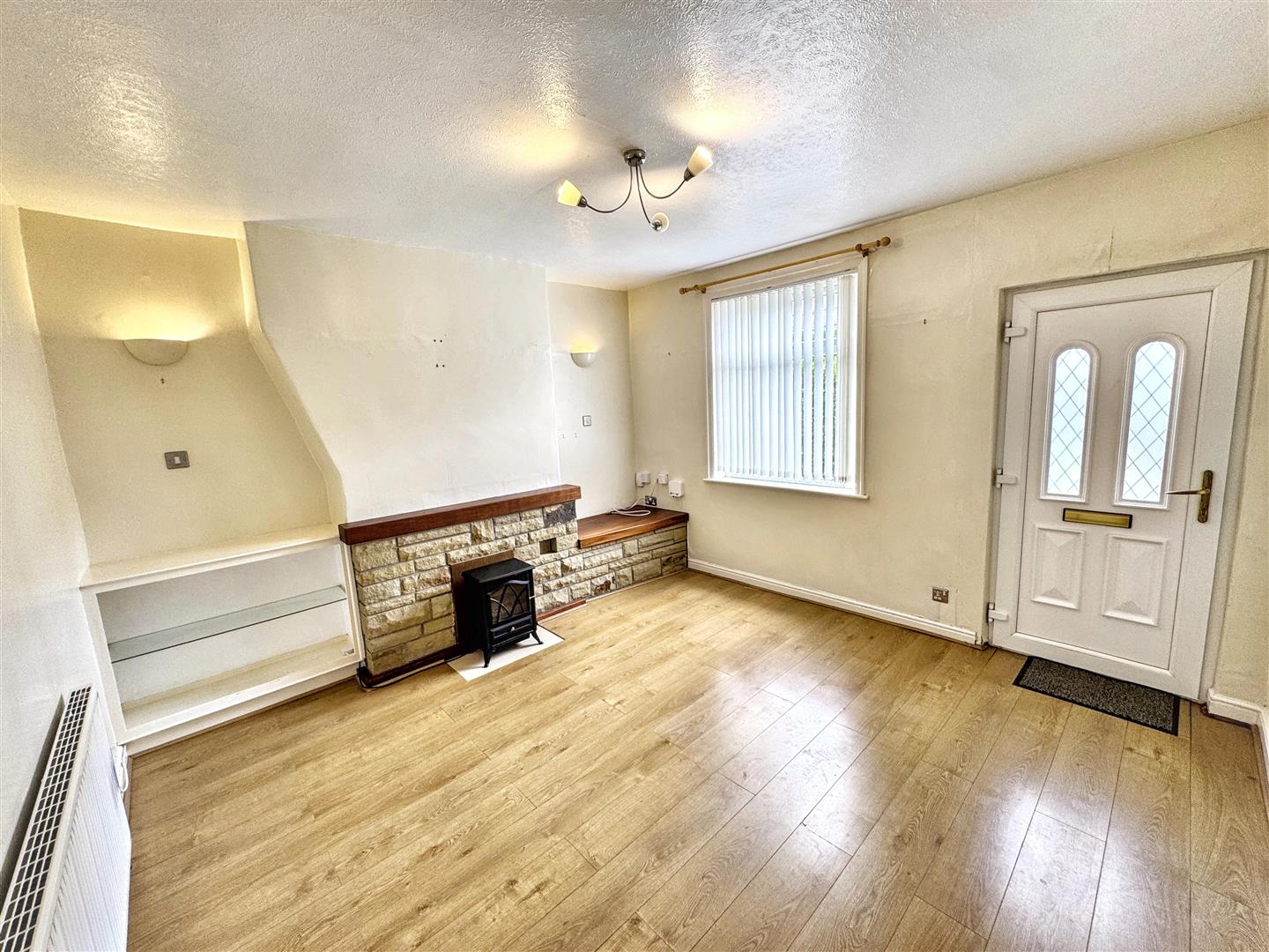 3 bed town house for sale in Sunnyhill Avenue, Keighley, BD21 1RX  - Property Image 2