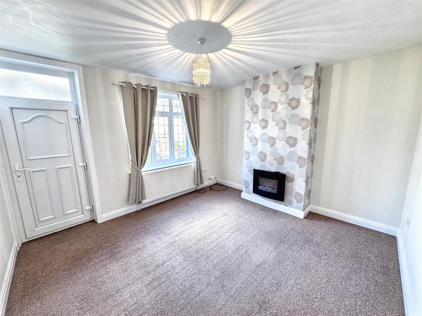 2 bed end of terrace house for sale in Mannville Walk, Keighley, BD22 6AQ  - Property Image 2