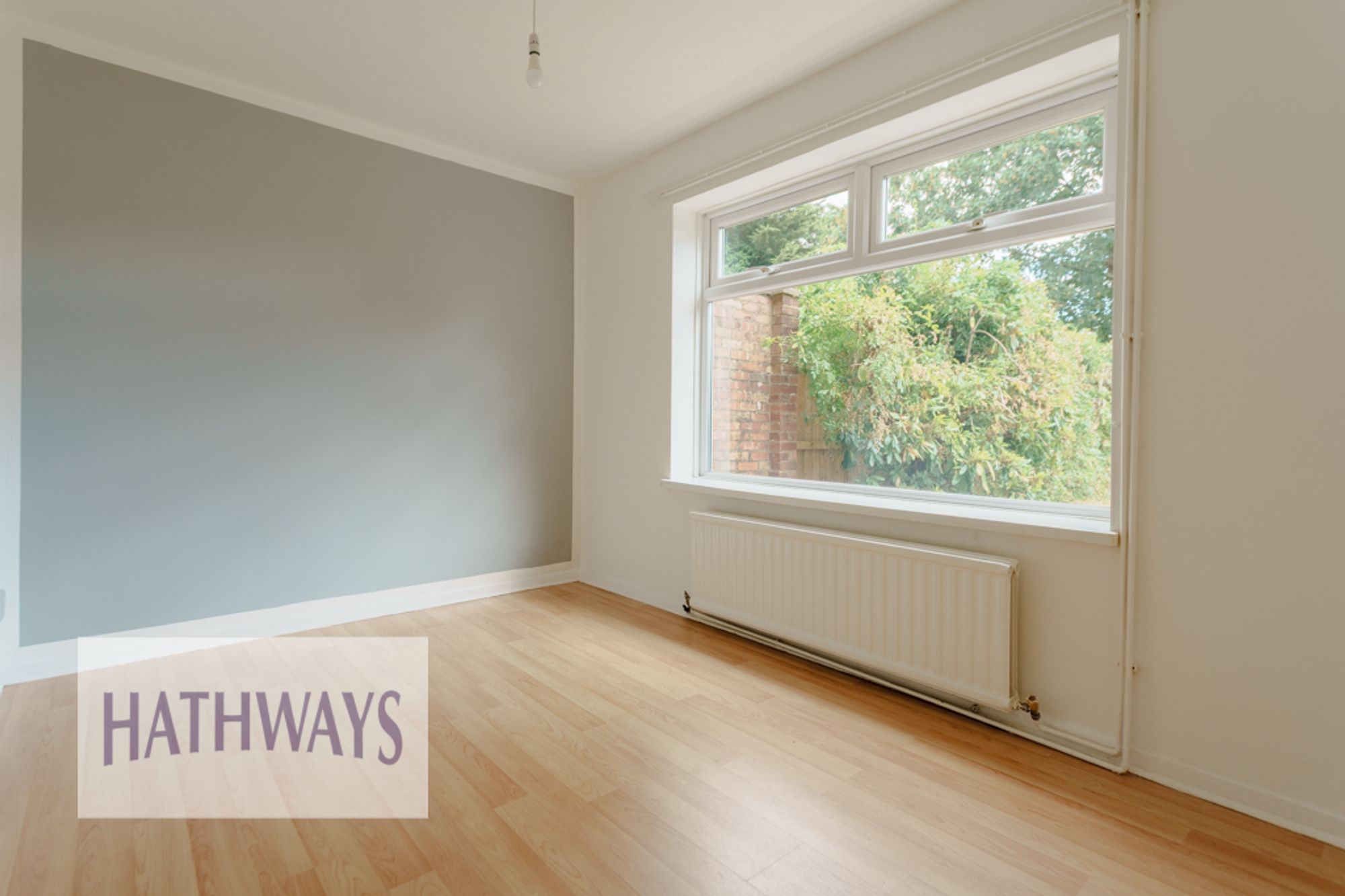 3 bed mid-terraced house to rent in Caernarvon Crescent, Llanyravon, NP44 7