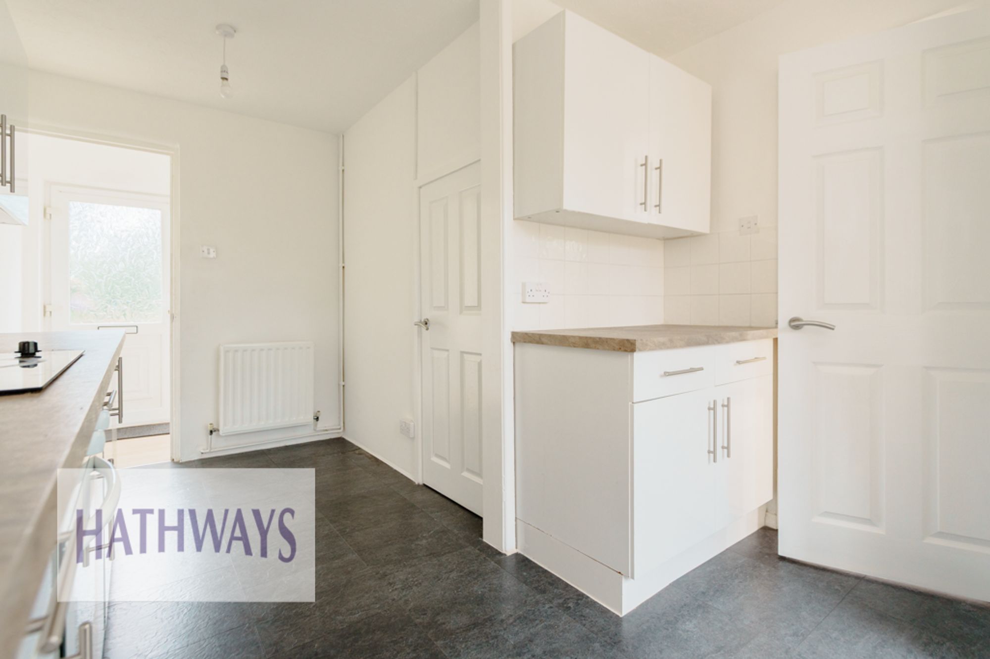 3 bed mid-terraced house to rent in Caernarvon Crescent, Llanyravon, NP44 15