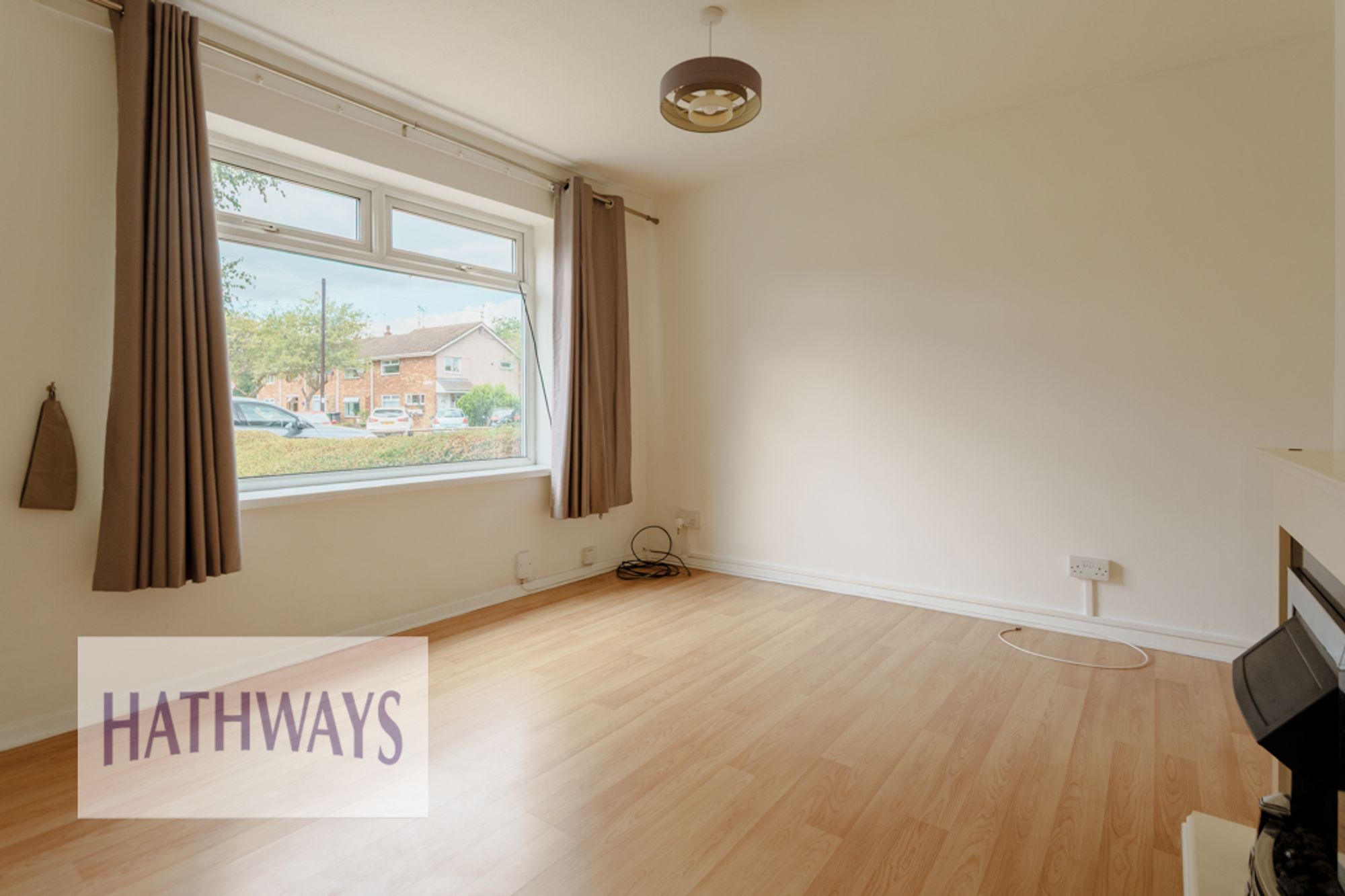 3 bed mid-terraced house to rent in Caernarvon Crescent, Llanyravon, NP44  - Property Image 4