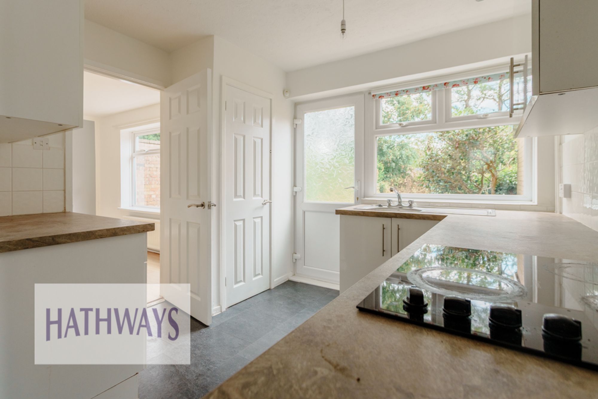 3 bed mid-terraced house to rent in Caernarvon Crescent, Llanyravon, NP44 13