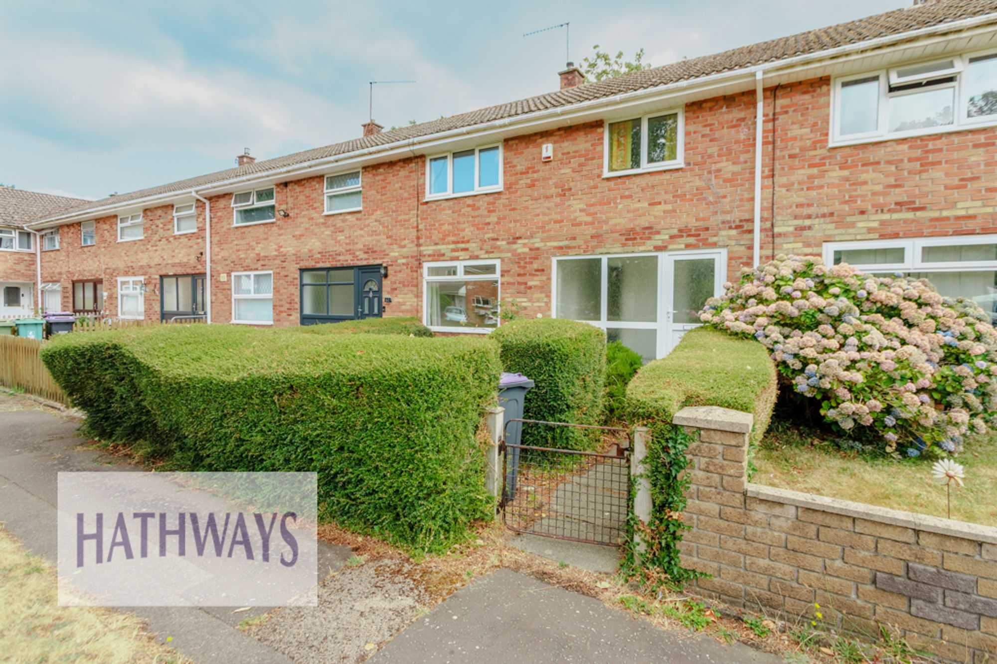 3 bed mid-terraced house to rent in Caernarvon Crescent, Llanyravon, NP44  - Property Image 1