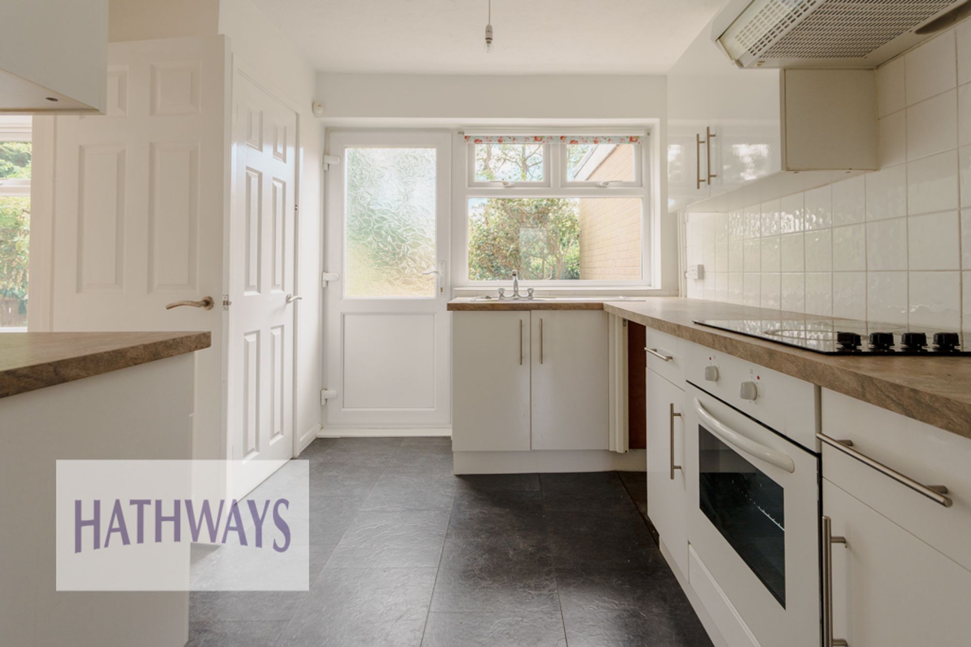 3 bed mid-terraced house to rent in Caernarvon Crescent, Llanyravon, NP44 12