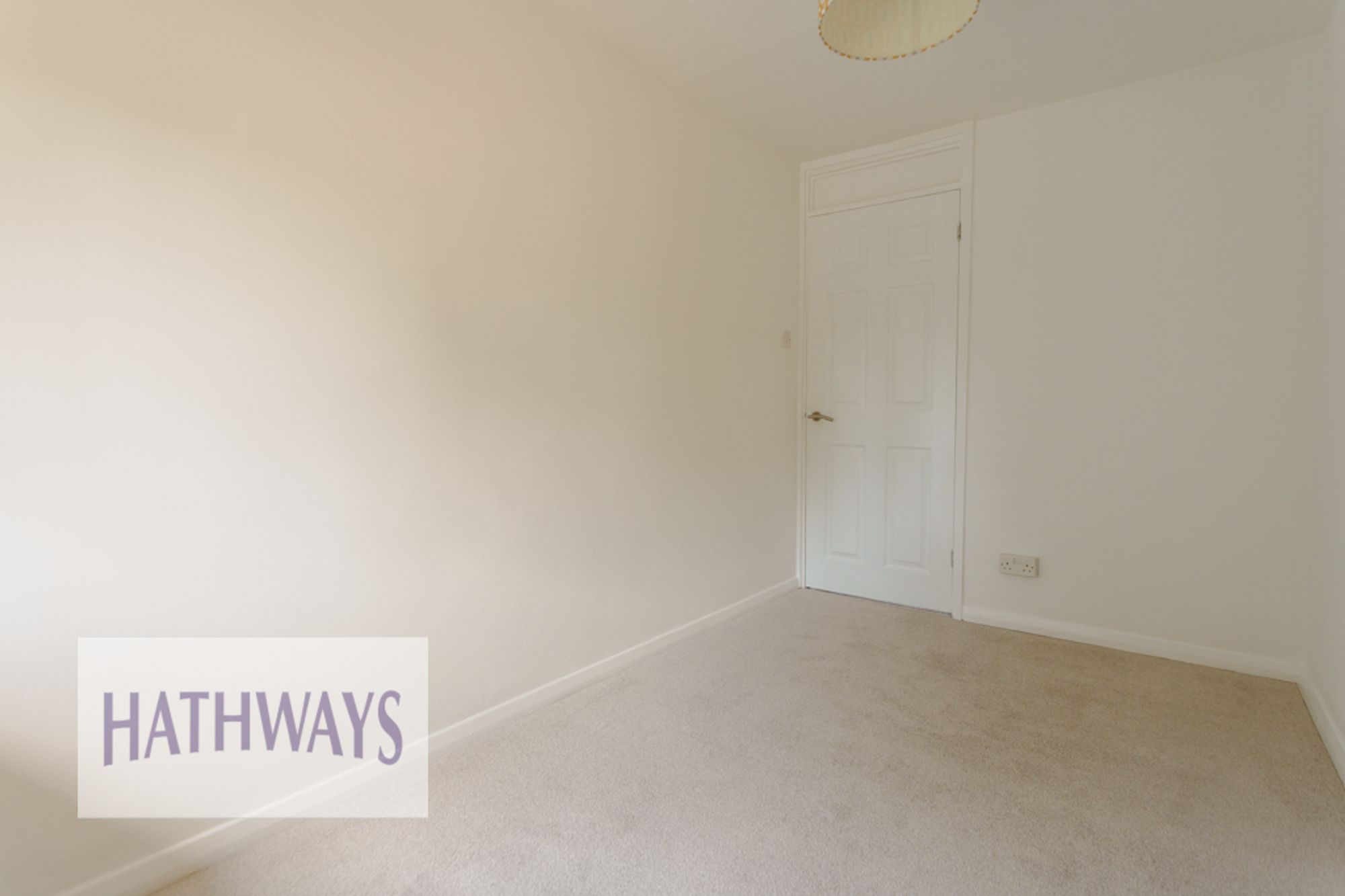 3 bed mid-terraced house to rent in Caernarvon Crescent, Llanyravon, NP44 25