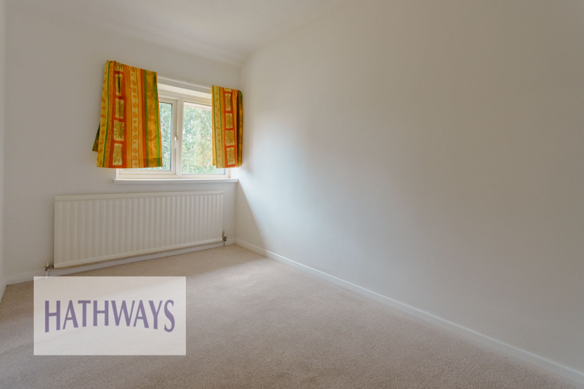3 bed mid-terraced house to rent in Caernarvon Crescent, Llanyravon, NP44 24