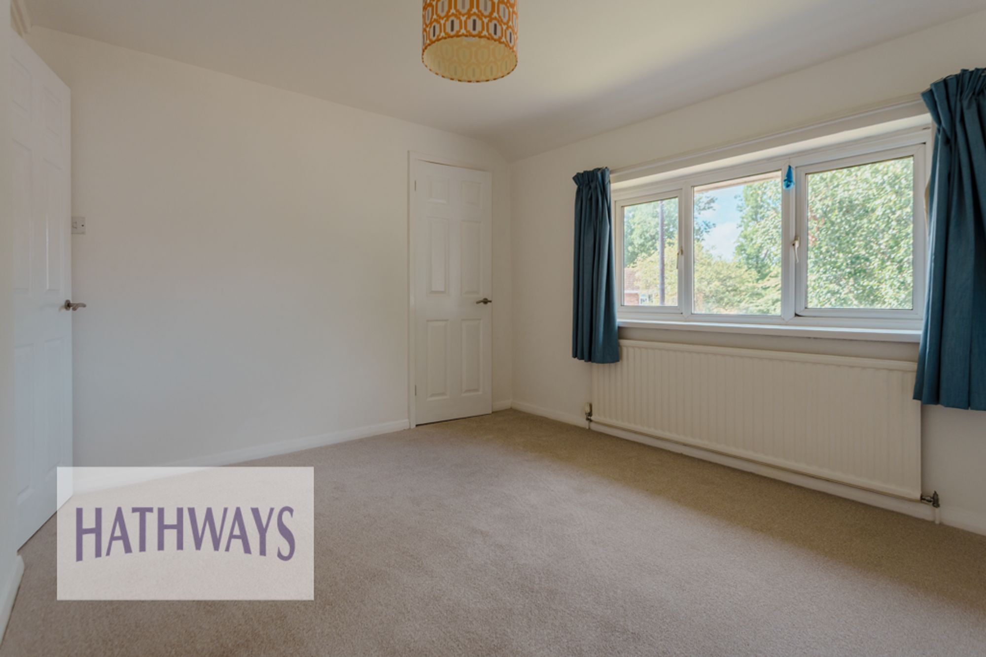 3 bed mid-terraced house to rent in Caernarvon Crescent, Llanyravon, NP44 18