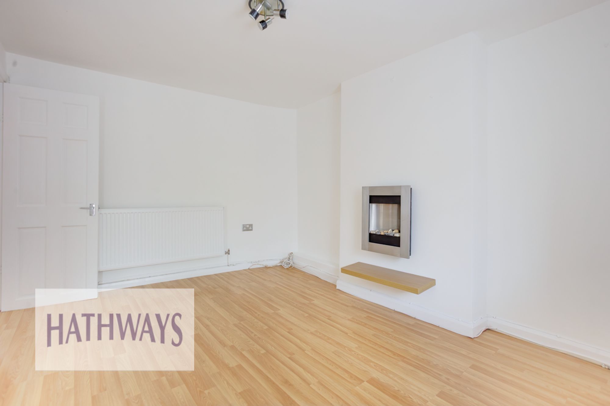 2 bed mid-terraced house for sale in Snatchwood Road, Pontypool  - Property Image 3