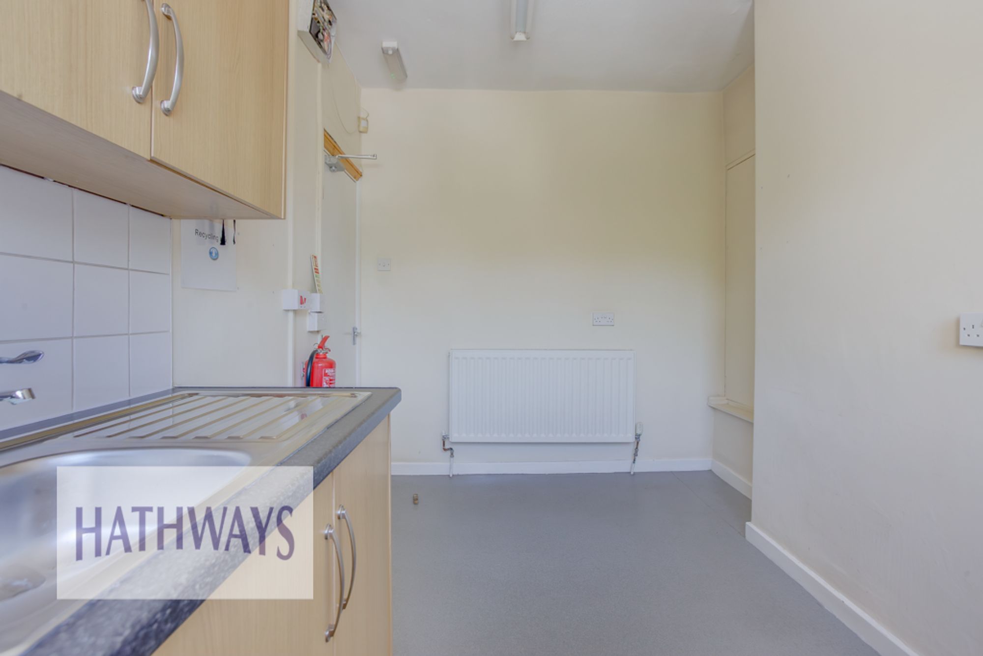 Commercial property to rent in Station Road, Newport 3
