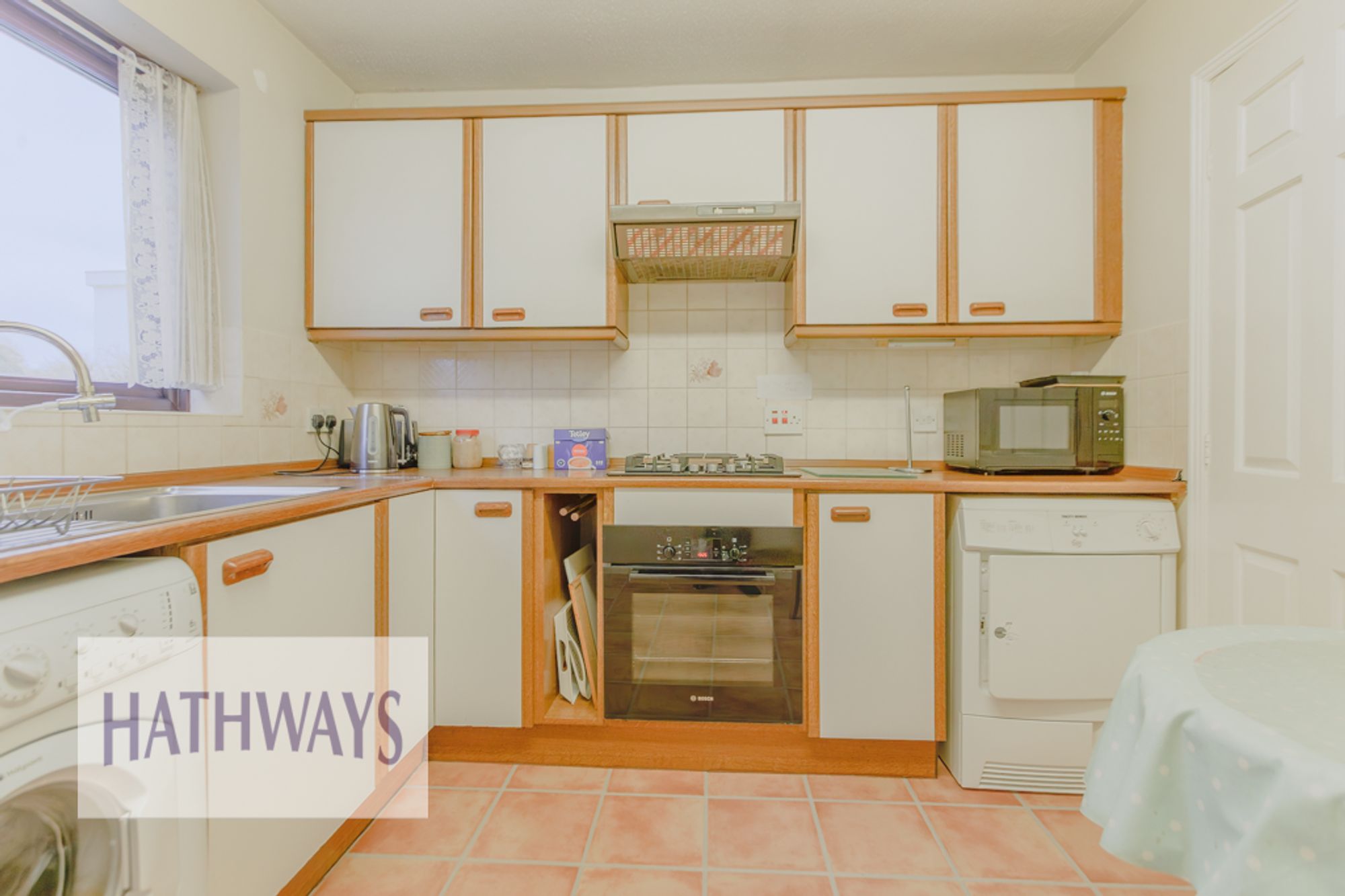 2 bed flat for sale in Rose Gardens, Cwmbran  - Property Image 10