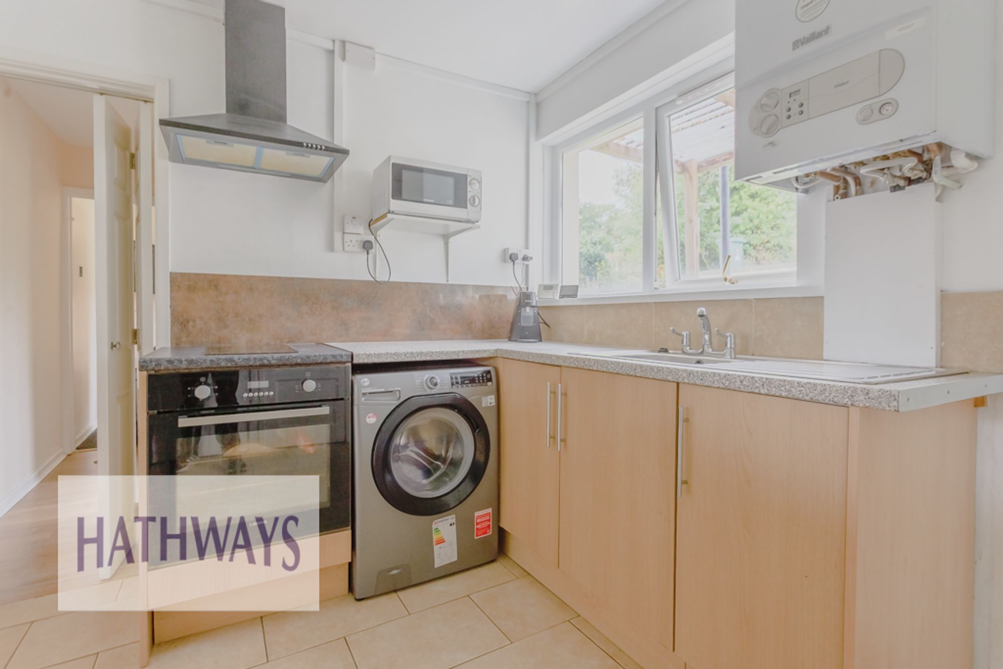 2 bed flat for sale in Oaklands Road, Pontypool  - Property Image 10
