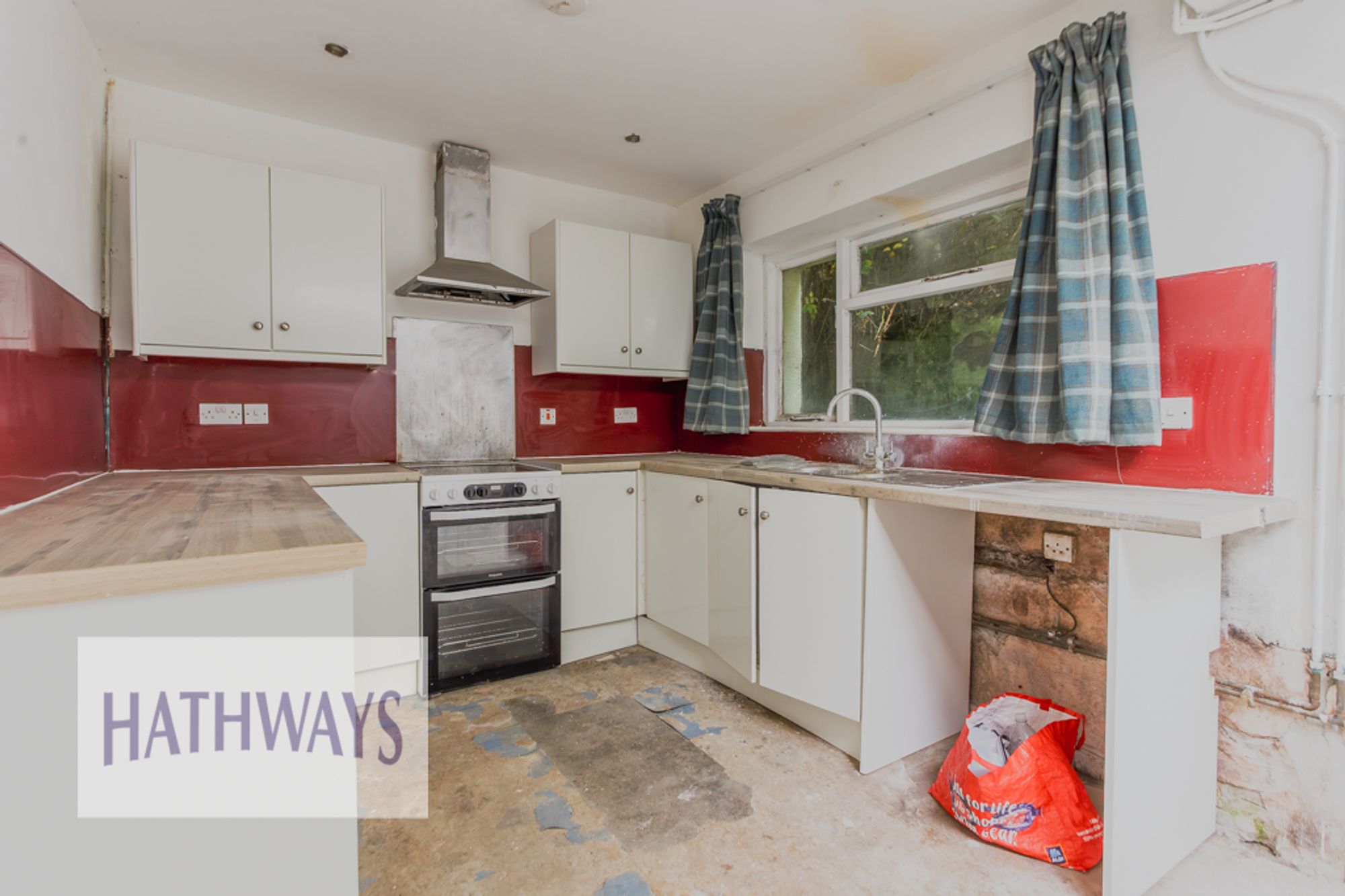 3 bed semi-detached house for sale in Plasycoed Road, Pontypool  - Property Image 9