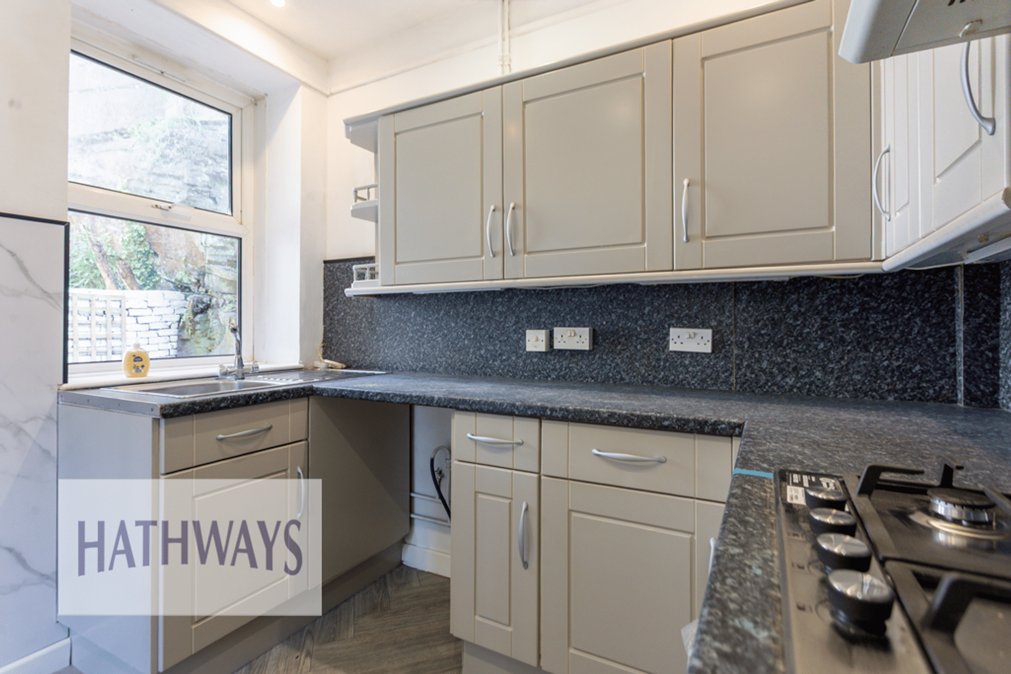 2 bed mid-terraced house for sale in Commercial Road, Abertillery  - Property Image 9