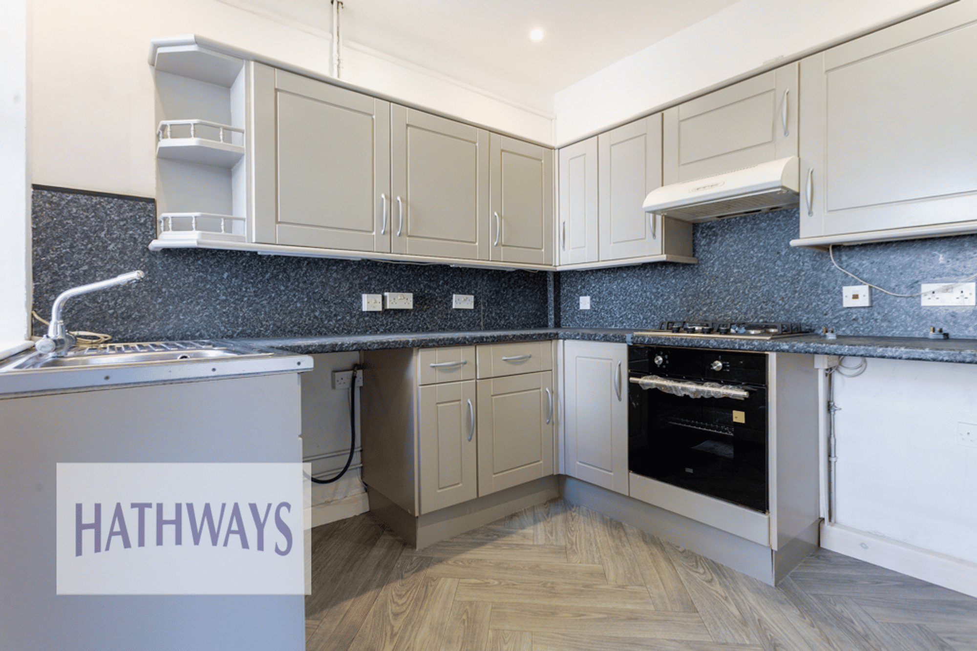 2 bed mid-terraced house for sale in Commercial Road, Abertillery  - Property Image 10