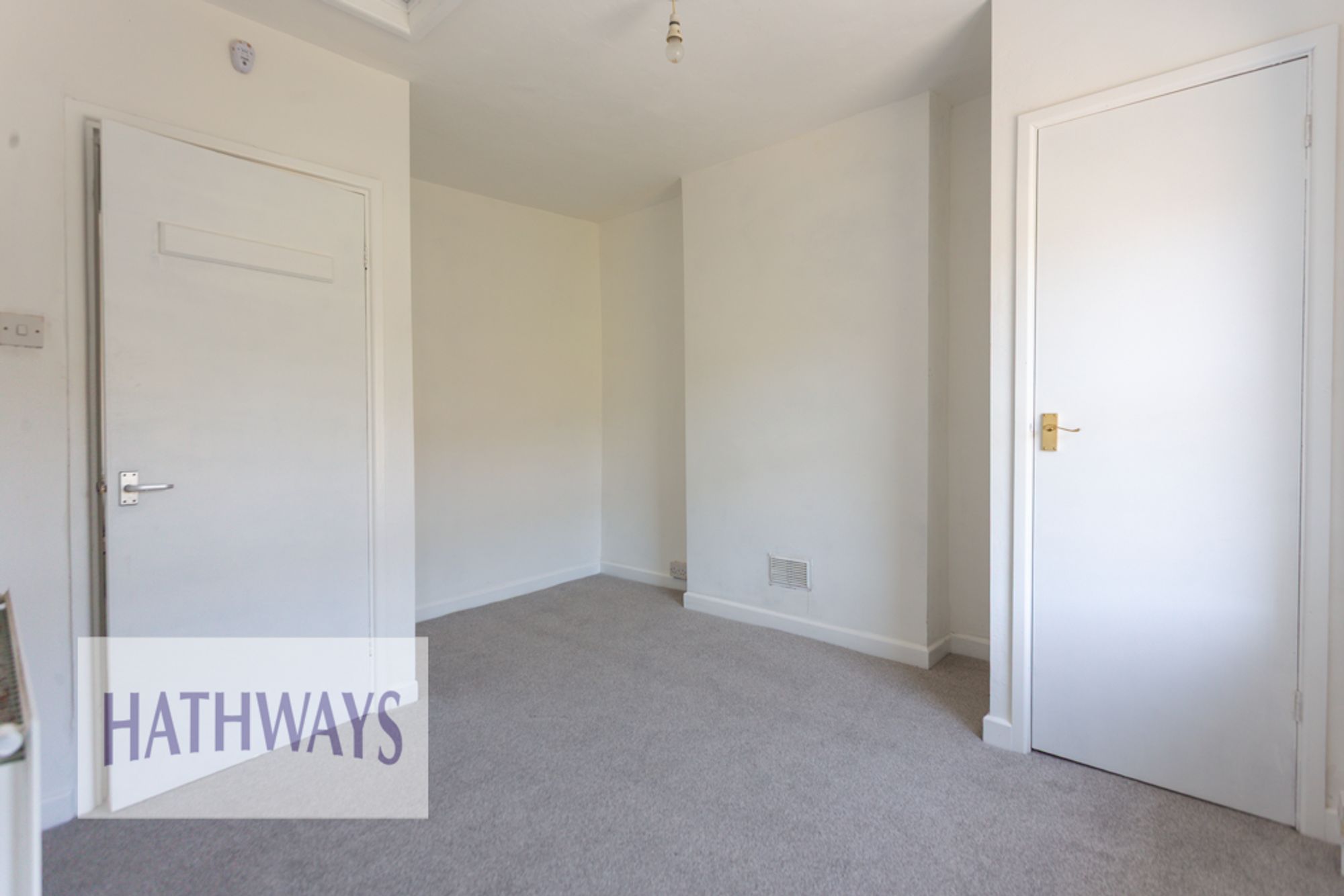 2 bed mid-terraced house for sale in Commercial Road, Abertillery  - Property Image 14