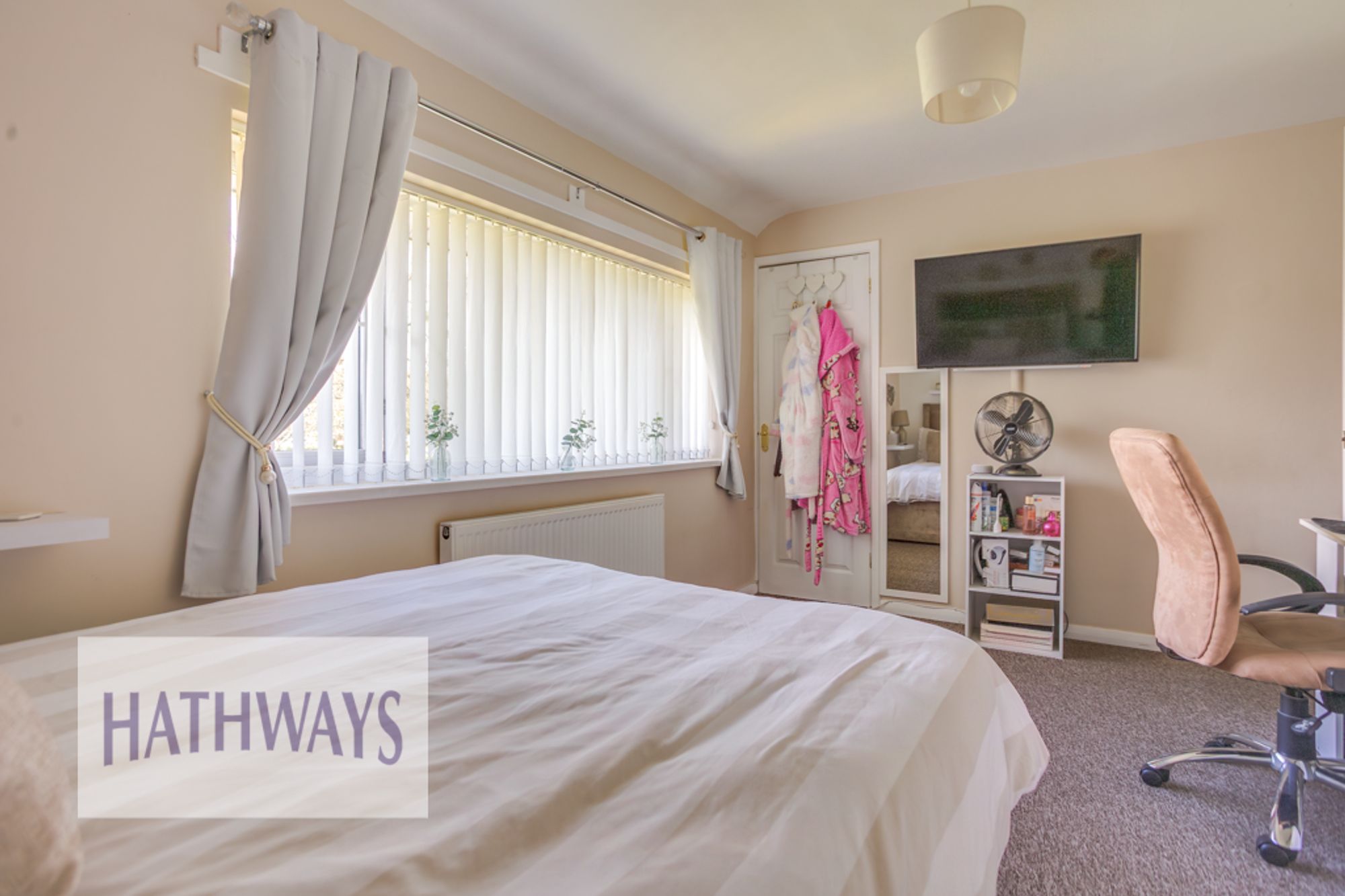 3 bed mid-terraced house for sale in Olway Close, Cwmbran 17