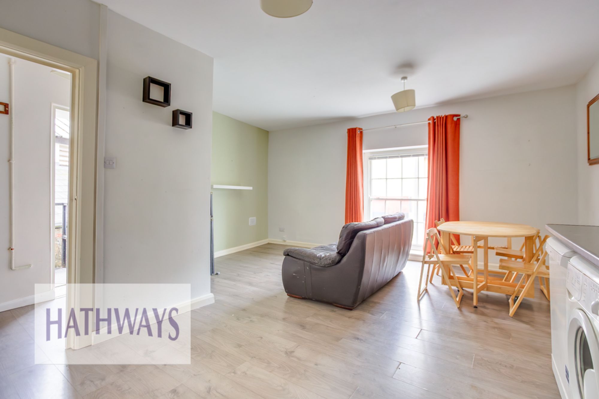 3 bed flat to rent in Crane Street, Pontypool 4