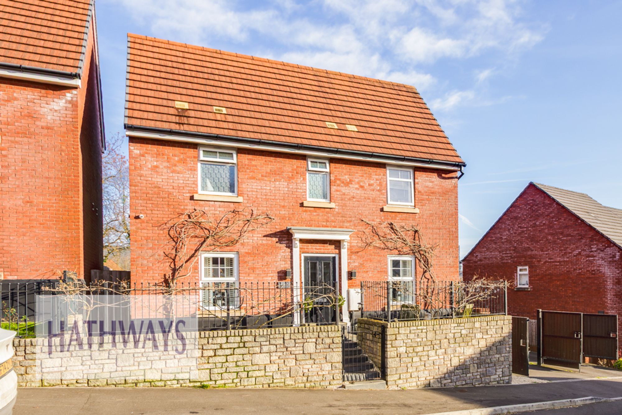 3 bed detached house for sale in Stryd Camlas, Cwmbran - Property Image 1