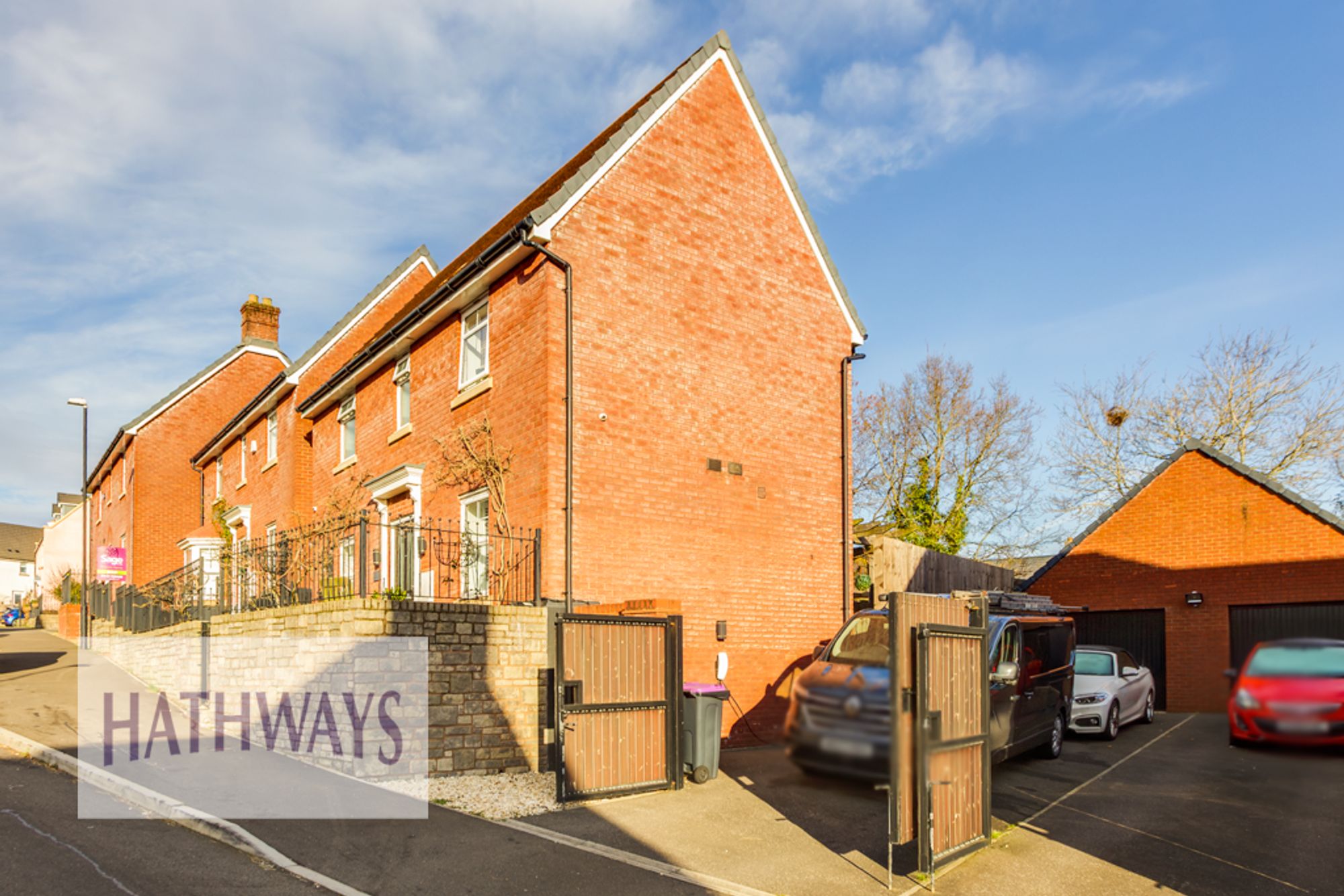 3 bed detached house for sale in Stryd Camlas, Cwmbran  - Property Image 2