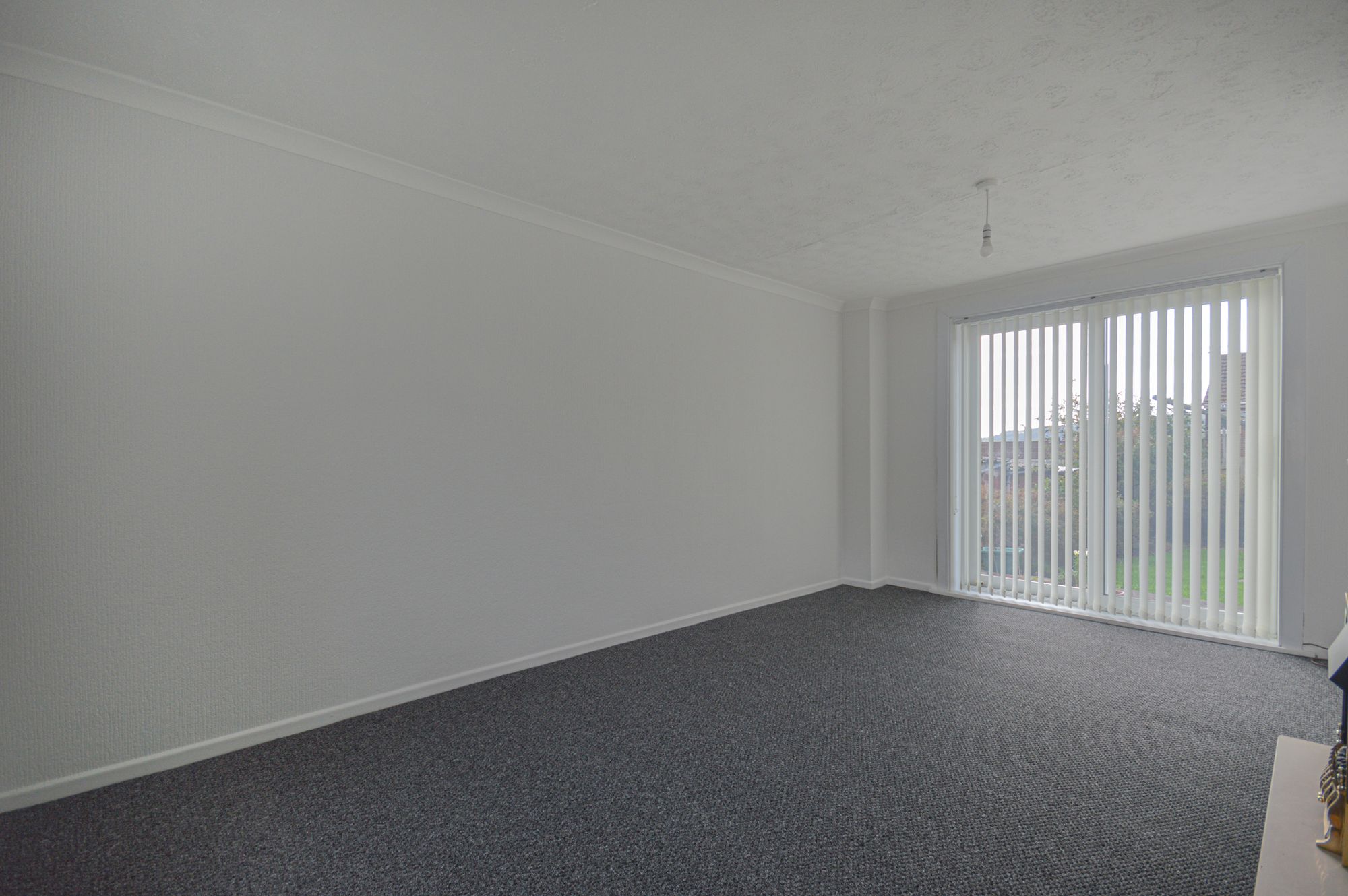 2 bed end of terrace house to rent in Holly Lodge Road, Cwmbran 2