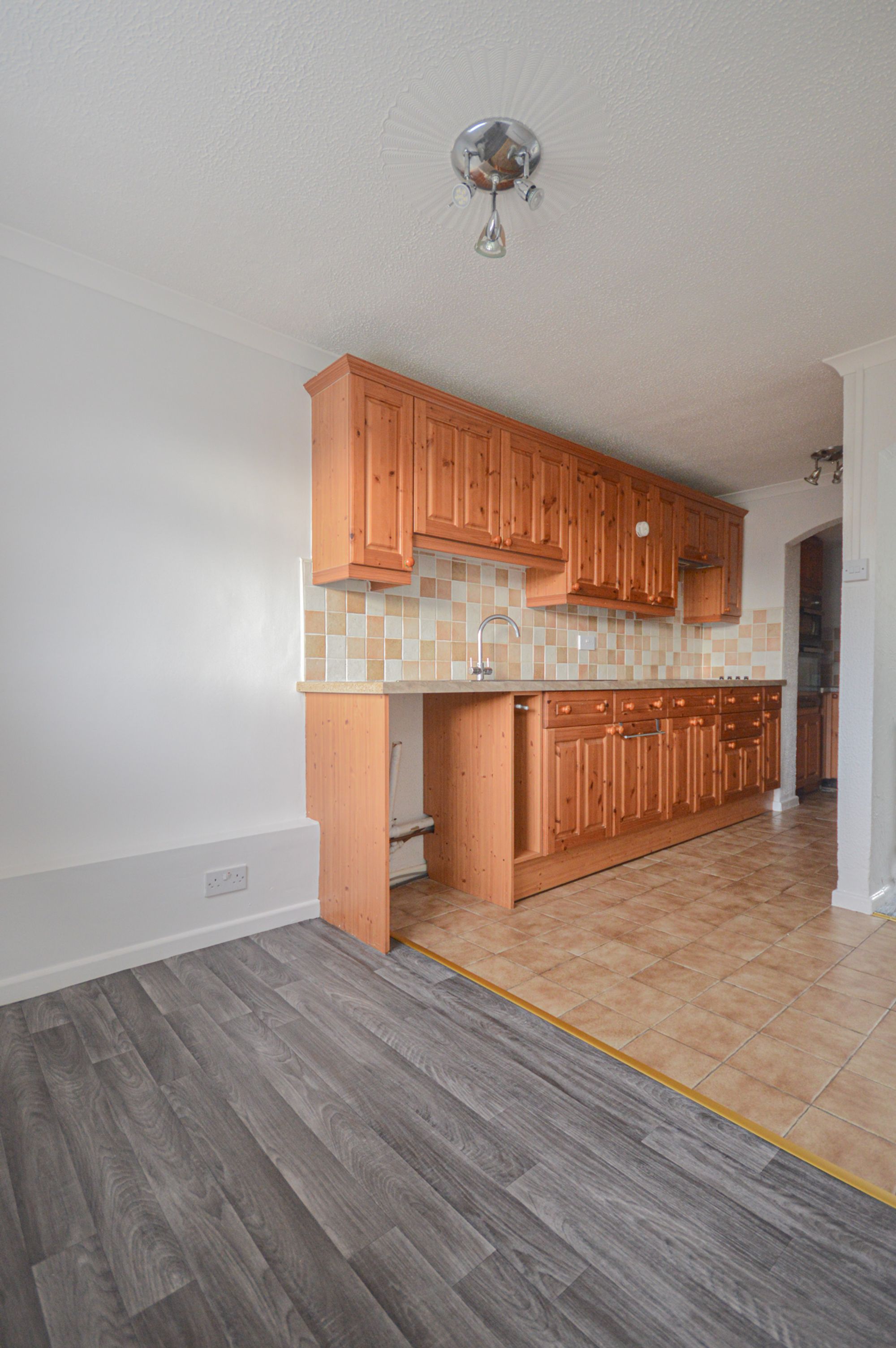 2 bed end of terrace house to rent in Holly Lodge Road, Cwmbran 4