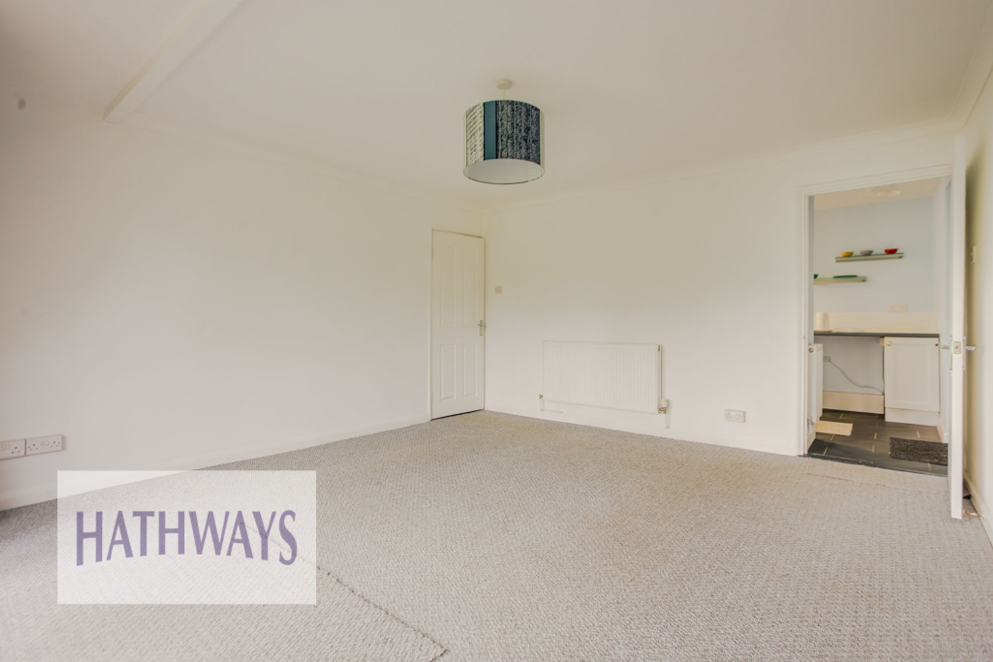 2 bed flat to rent, Cwmbran 10