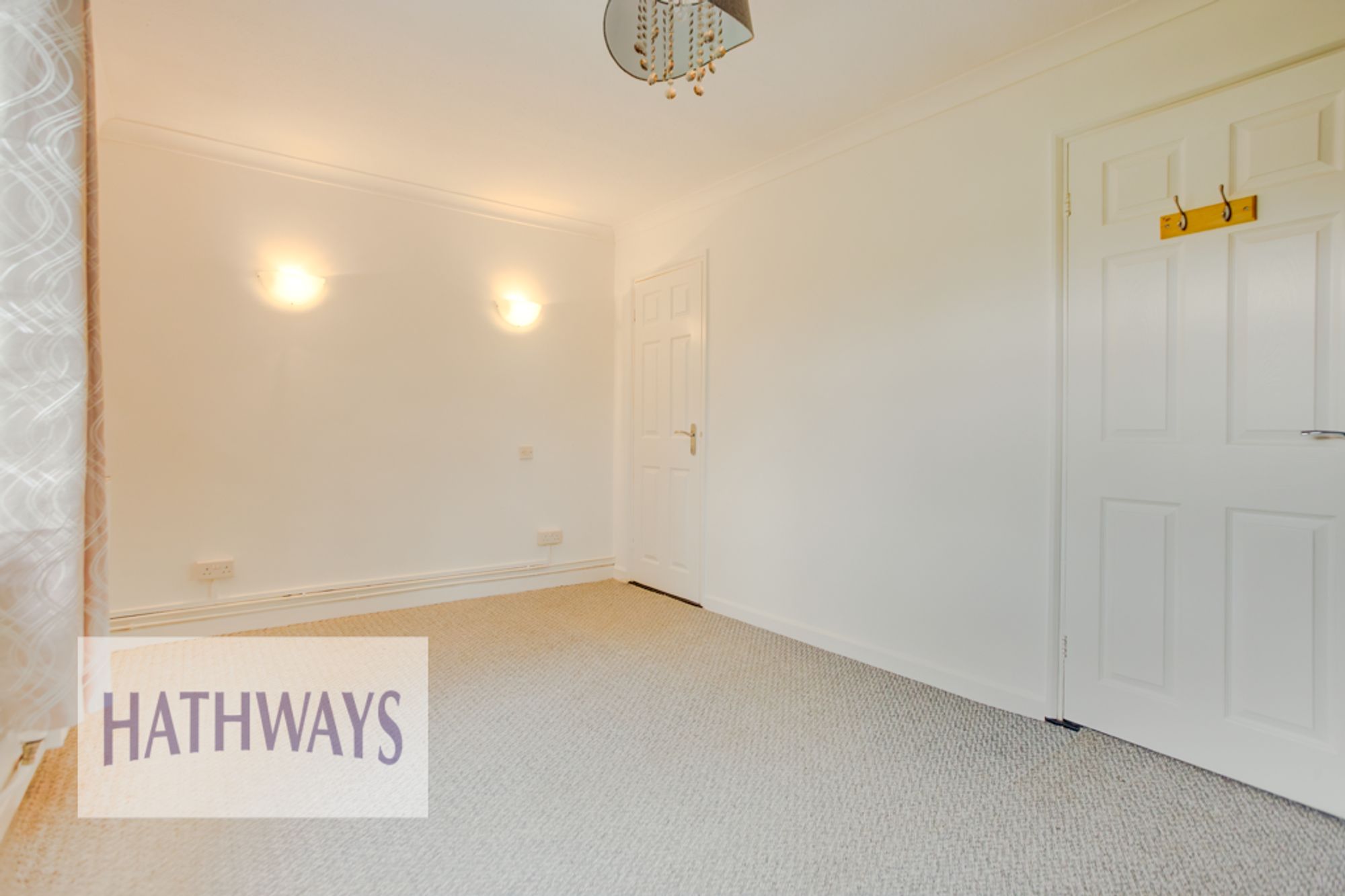 2 bed flat to rent, Cwmbran 12