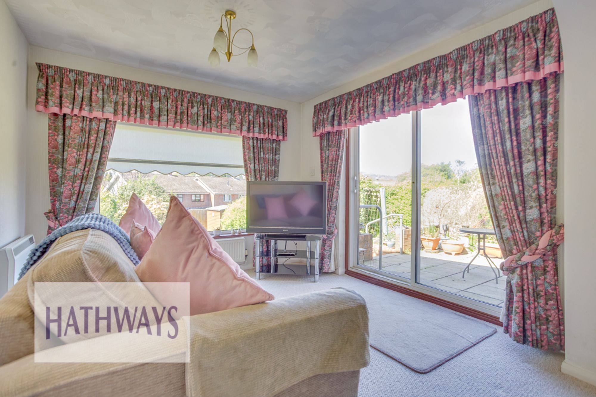 3 bed end of terrace house for sale in Llanyravon Way, Cwmbran 8