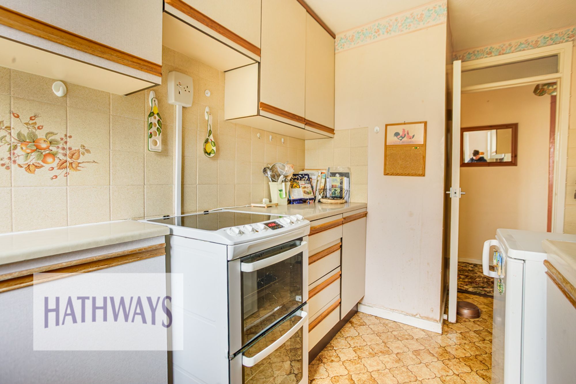 3 bed flat for sale in Monmouth Close, Pontypool  - Property Image 13