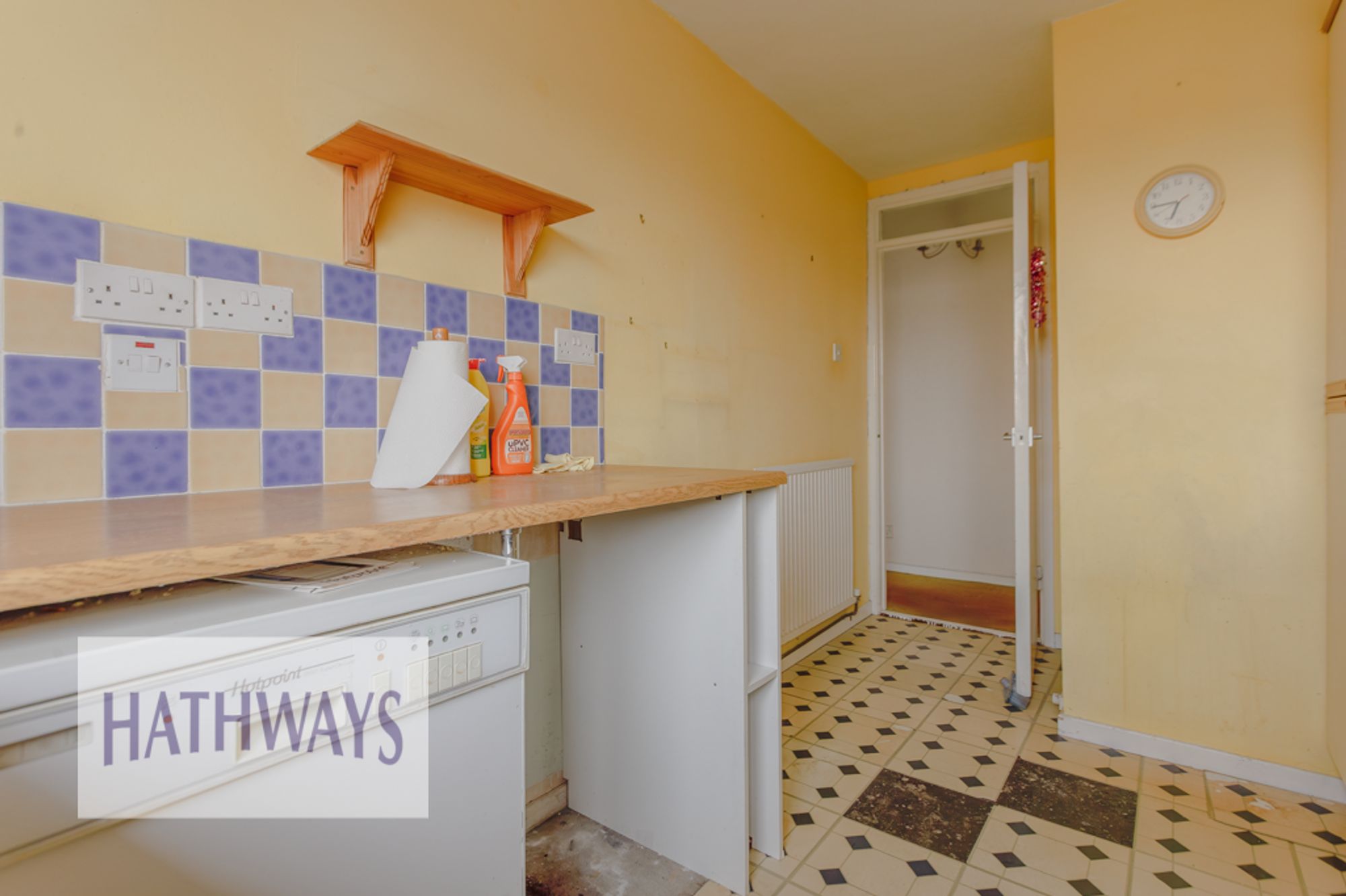 2 bed flat for sale in Monmouth Close, Pontypool 5