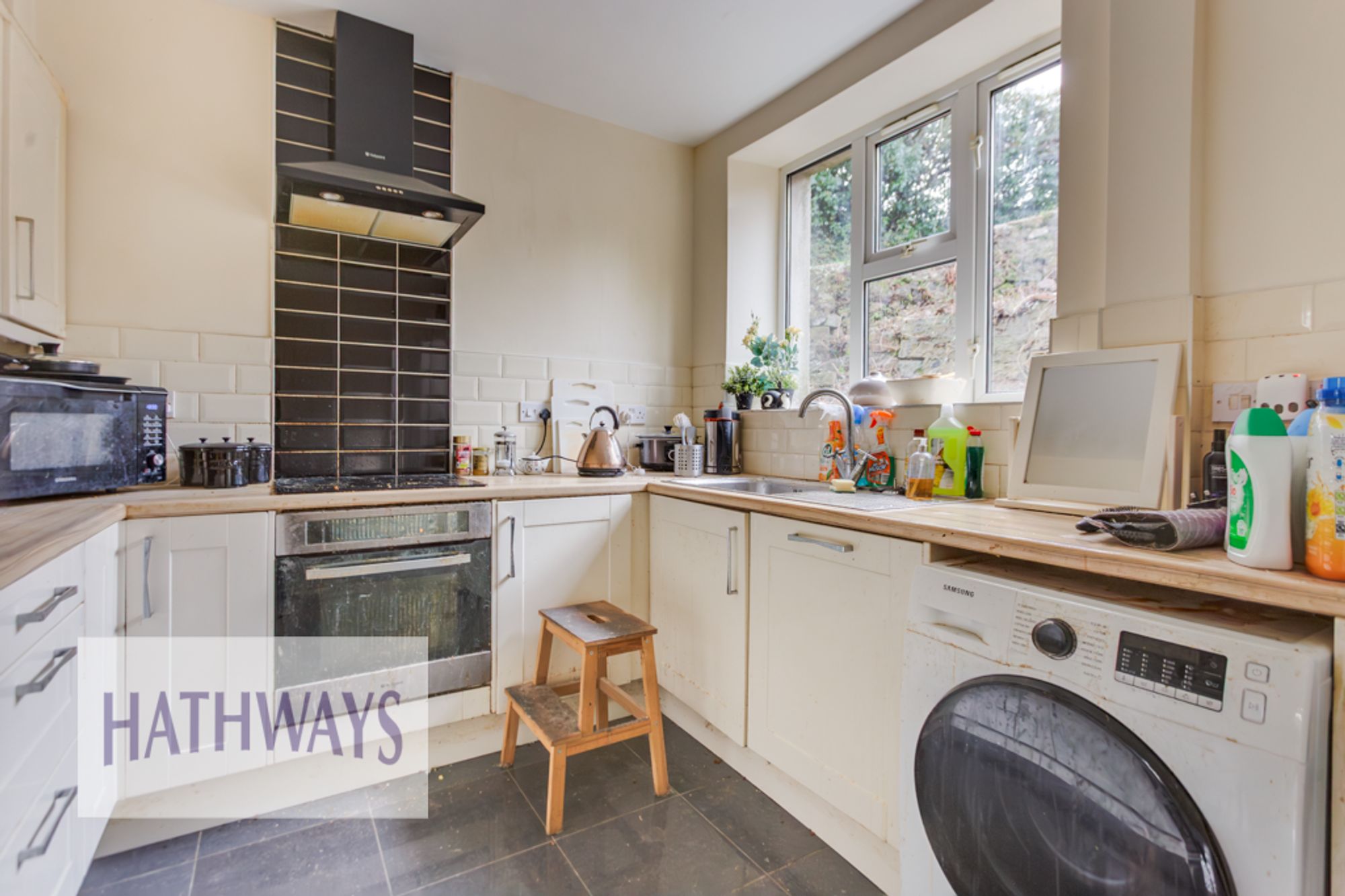 3 bed end of terrace house for sale in Black Path, Pontypool 12