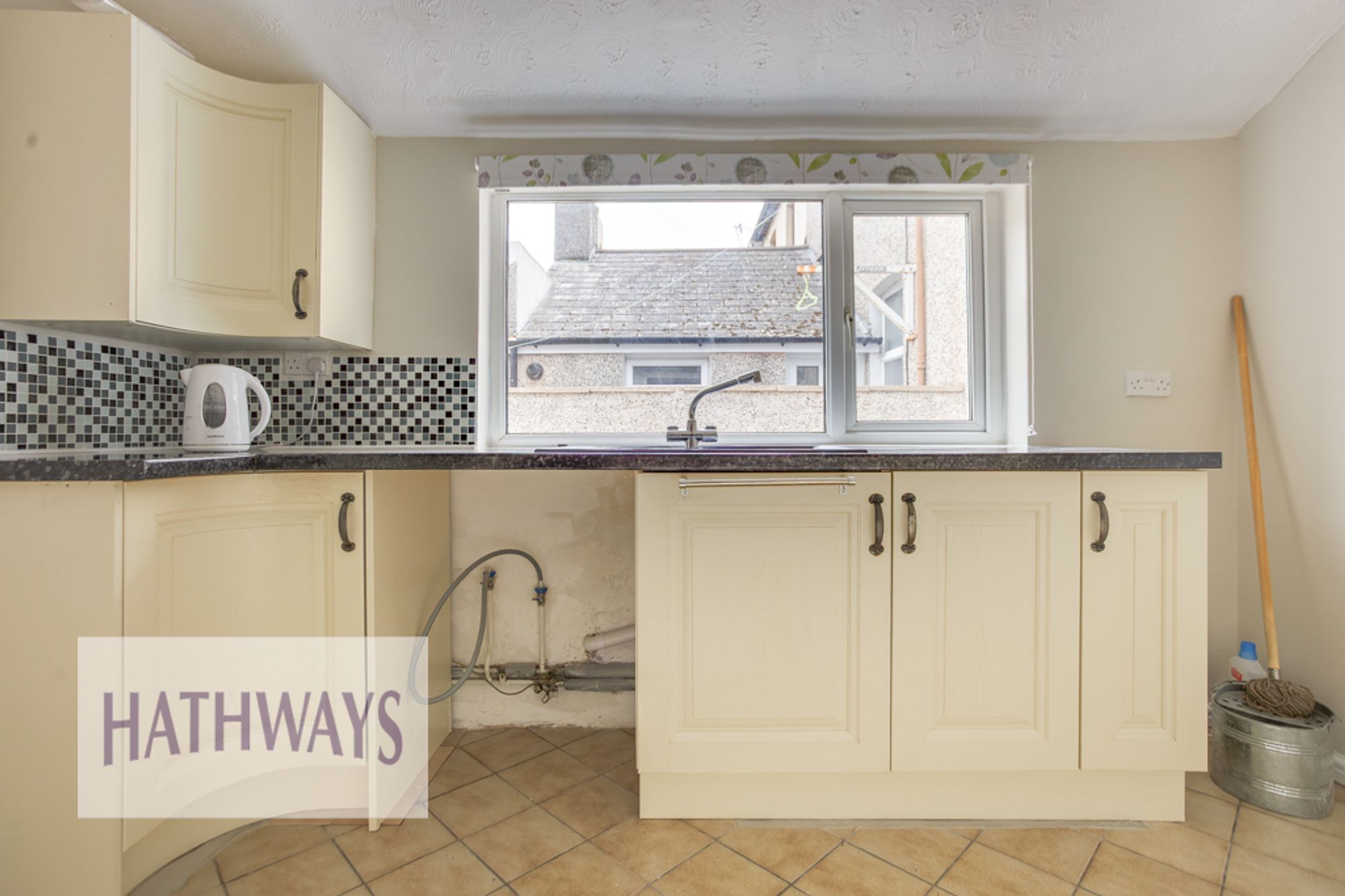 3 bed terraced house to rent in Godfrey Road, Cwmbran 10
