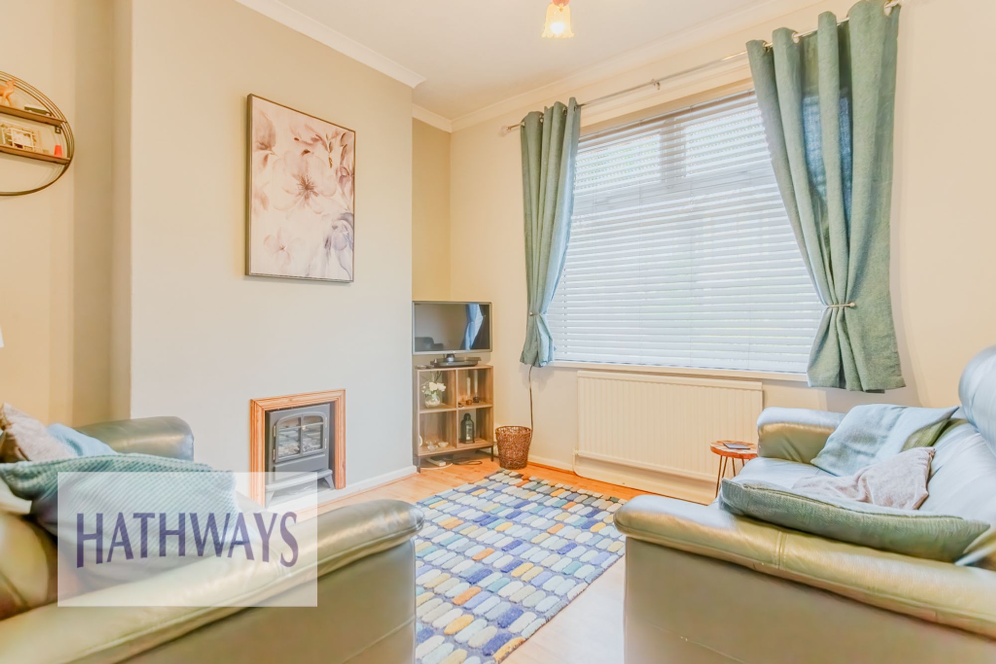 4 bed mid-terraced house for sale in Lowlands Road, Cwmbran 3