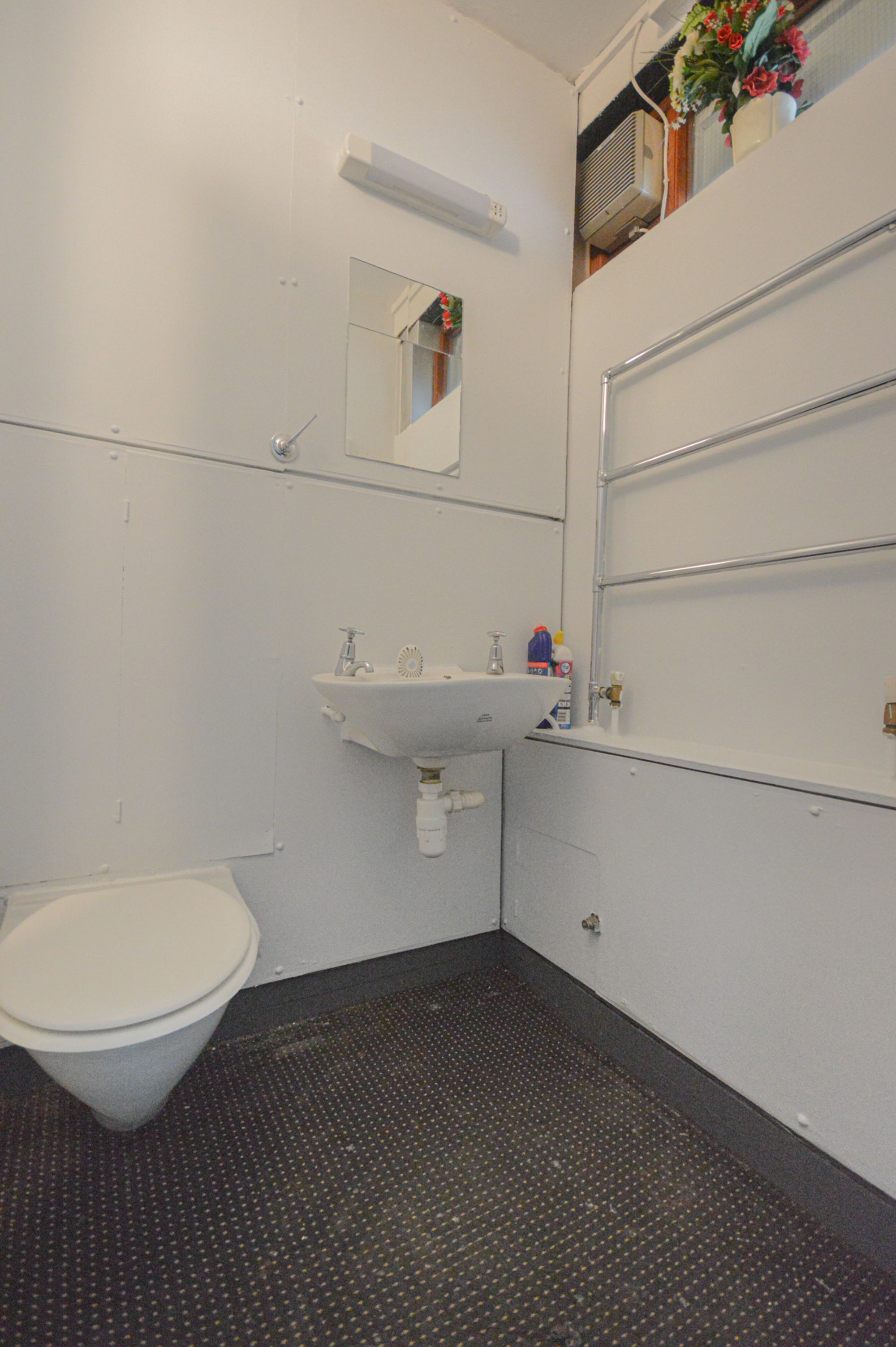 1 bed apartment to rent in Monmouth Walk, Cwmbran 8