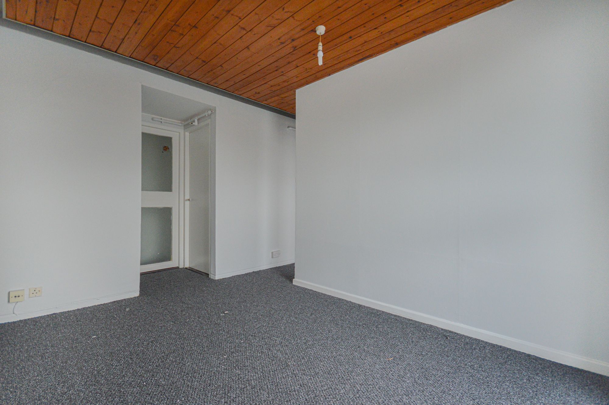 1 bed apartment to rent in Monmouth Walk, Cwmbran 3